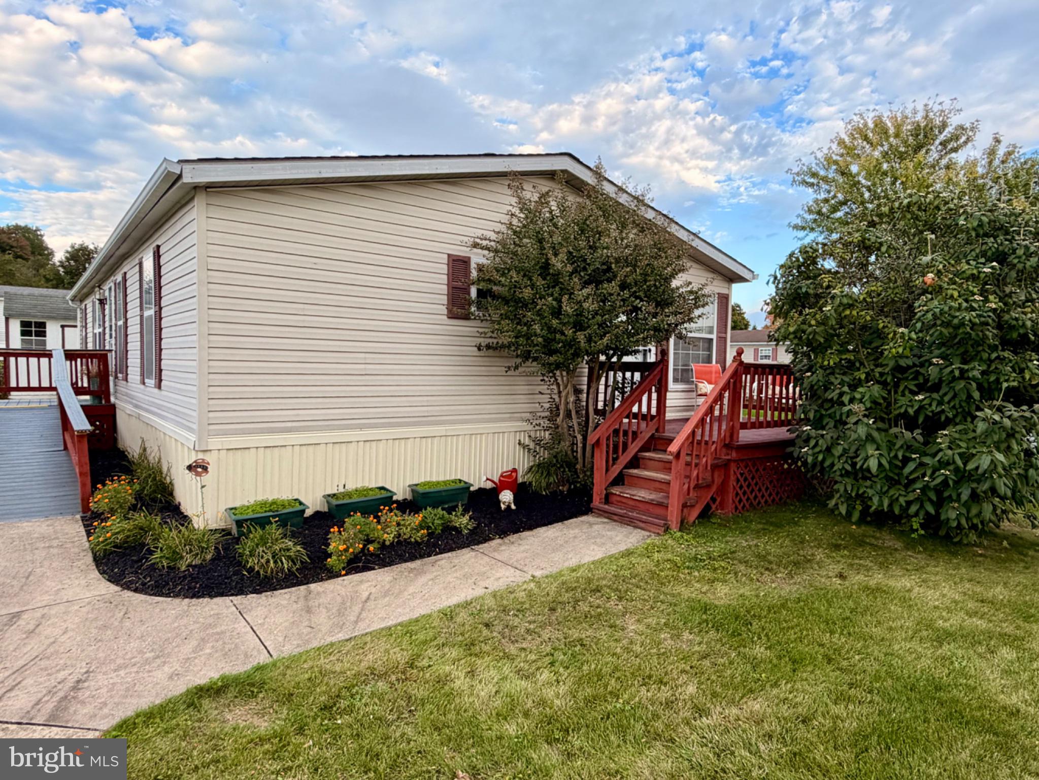 345 W CEDAR STREET