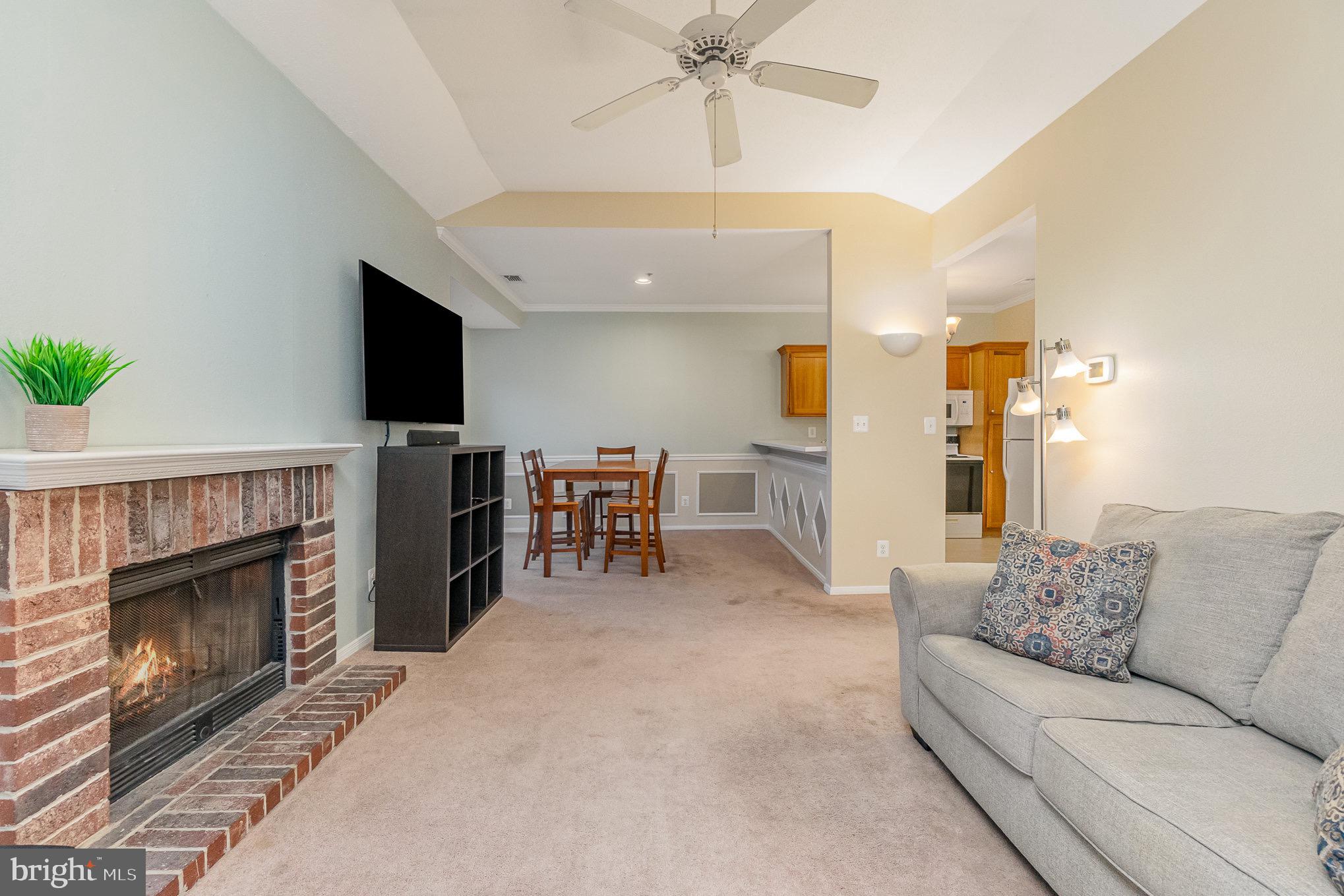 ENGLISH COUNTRY MANOR - Residential