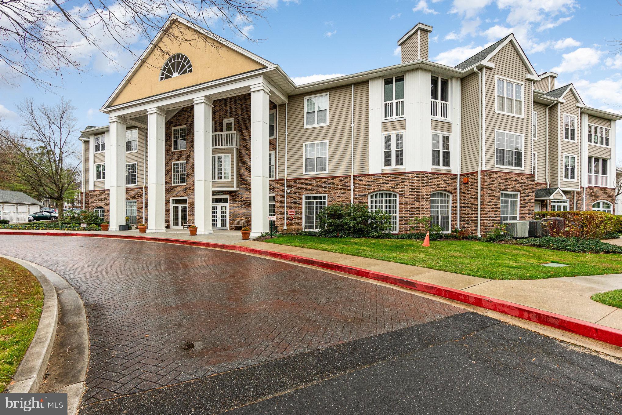 ENGLISH COUNTRY MANOR - Residential