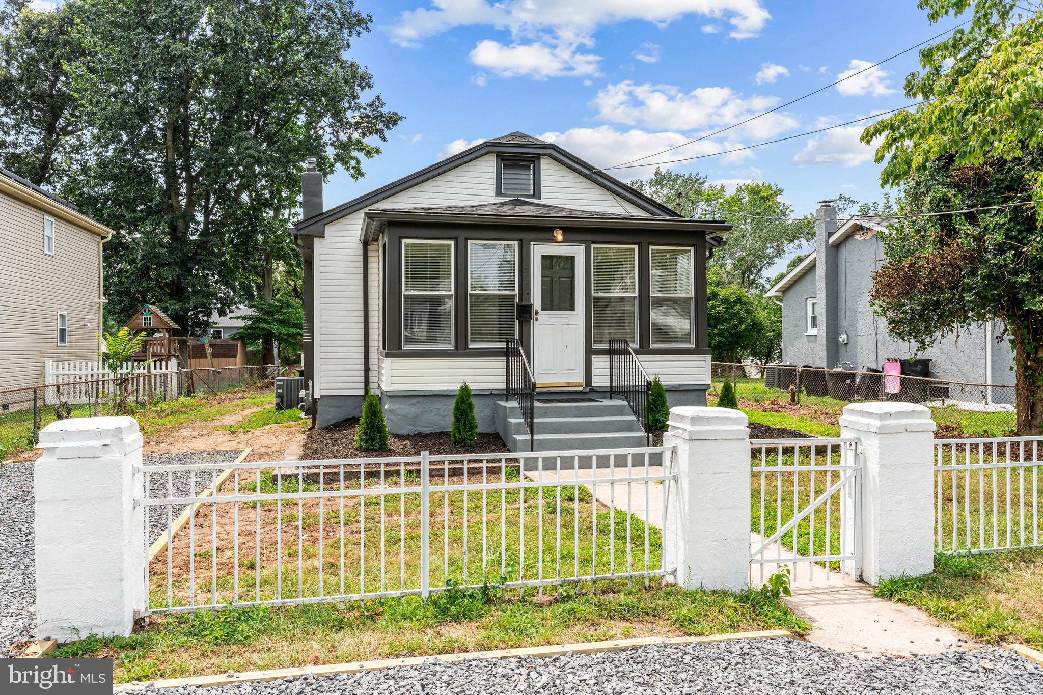 32 GARDEN AVENUE