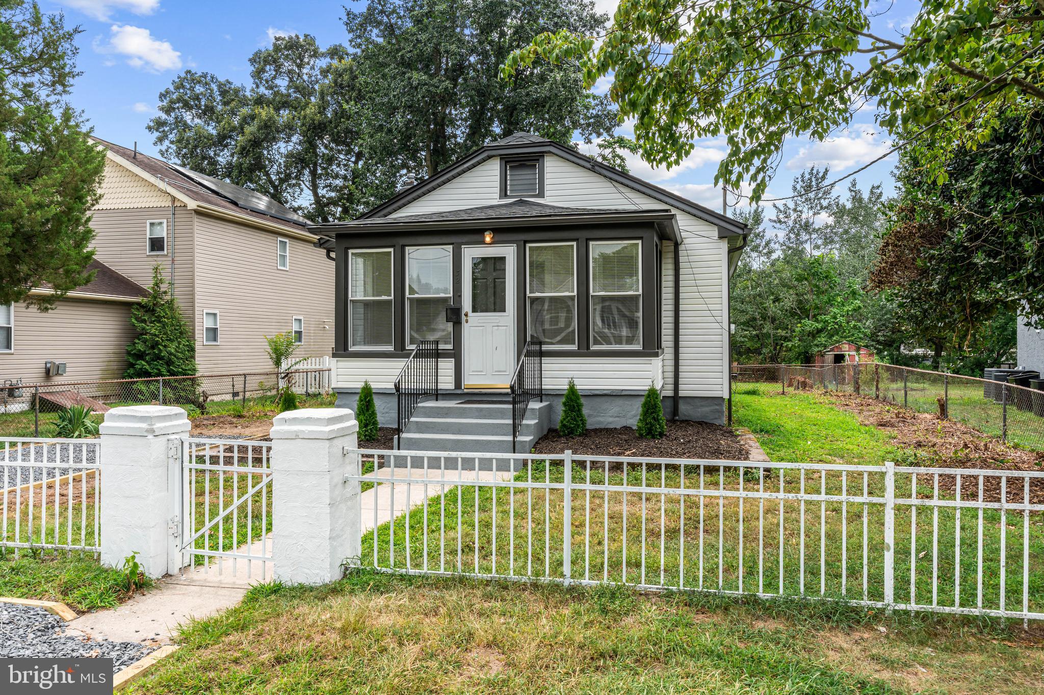 32 GARDEN AVENUE