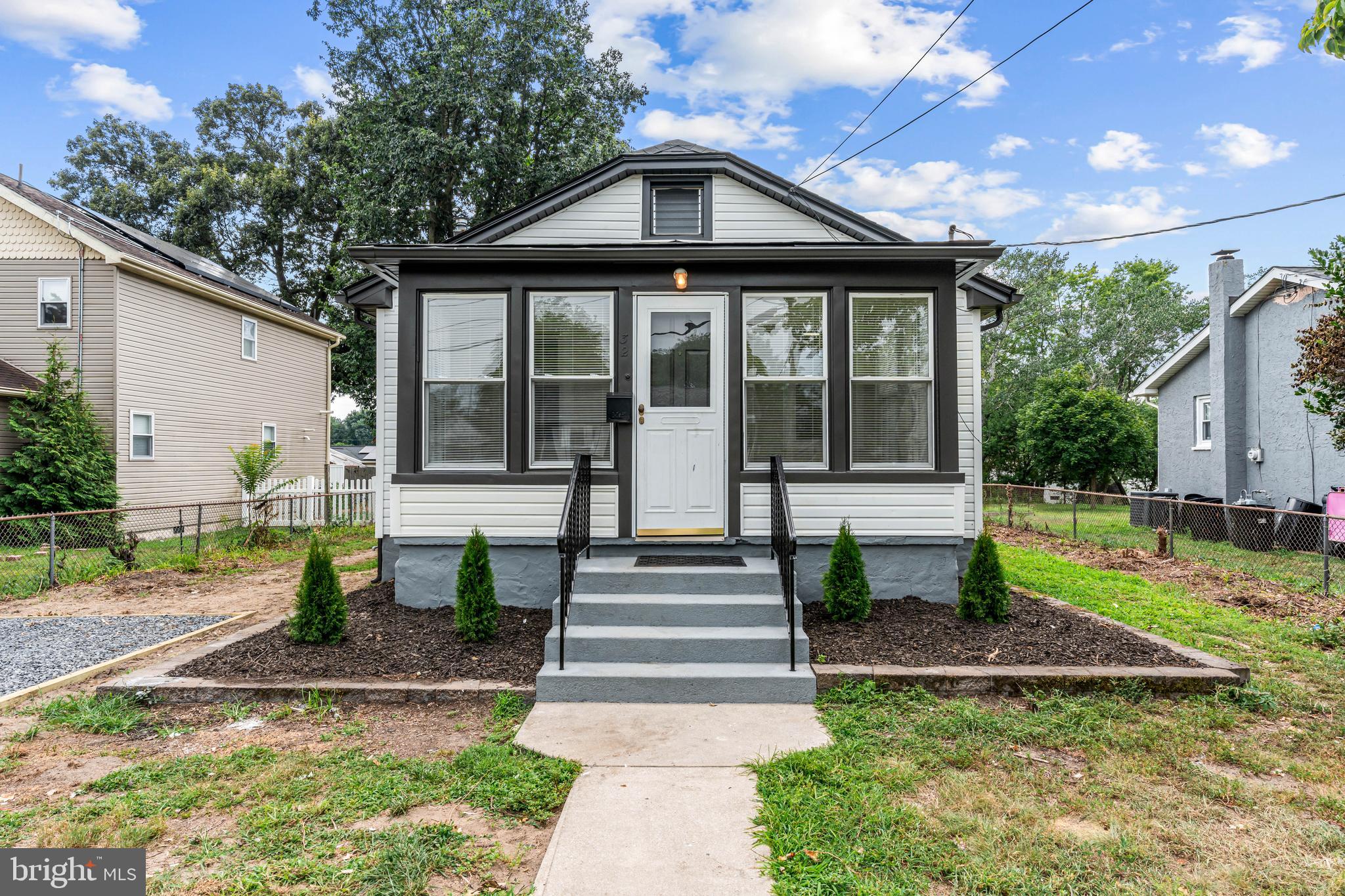 32 GARDEN AVENUE