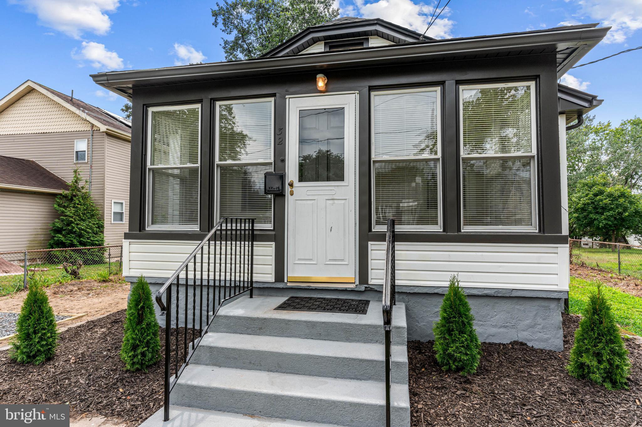 32 GARDEN AVENUE