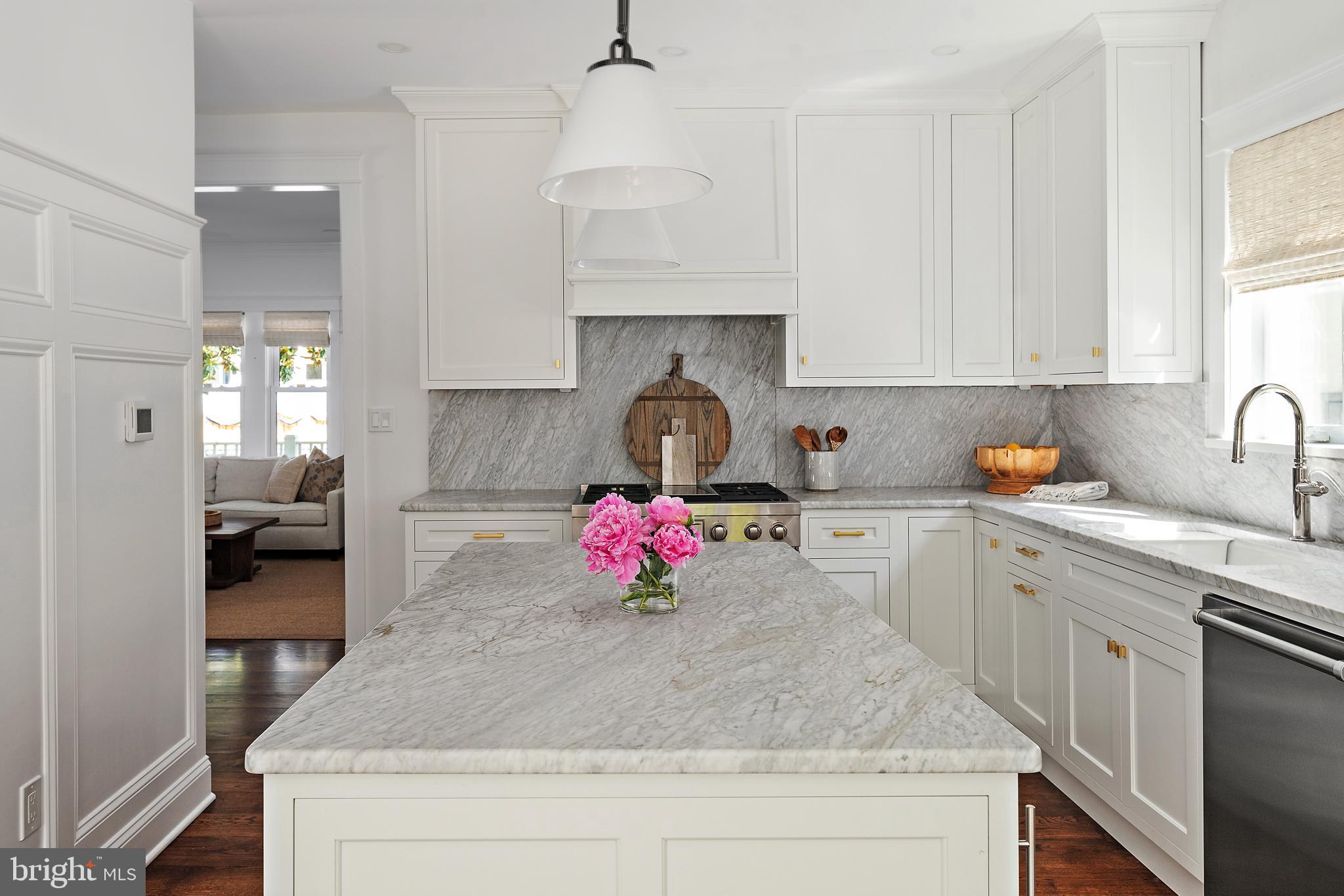 MURRAY HILL - Residential