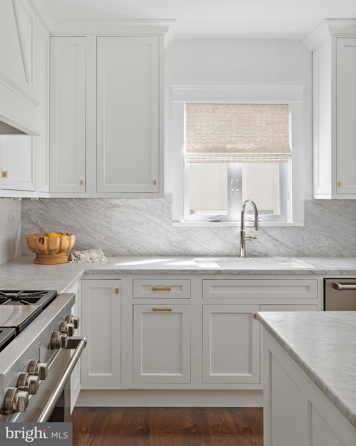 MURRAY HILL - Residential