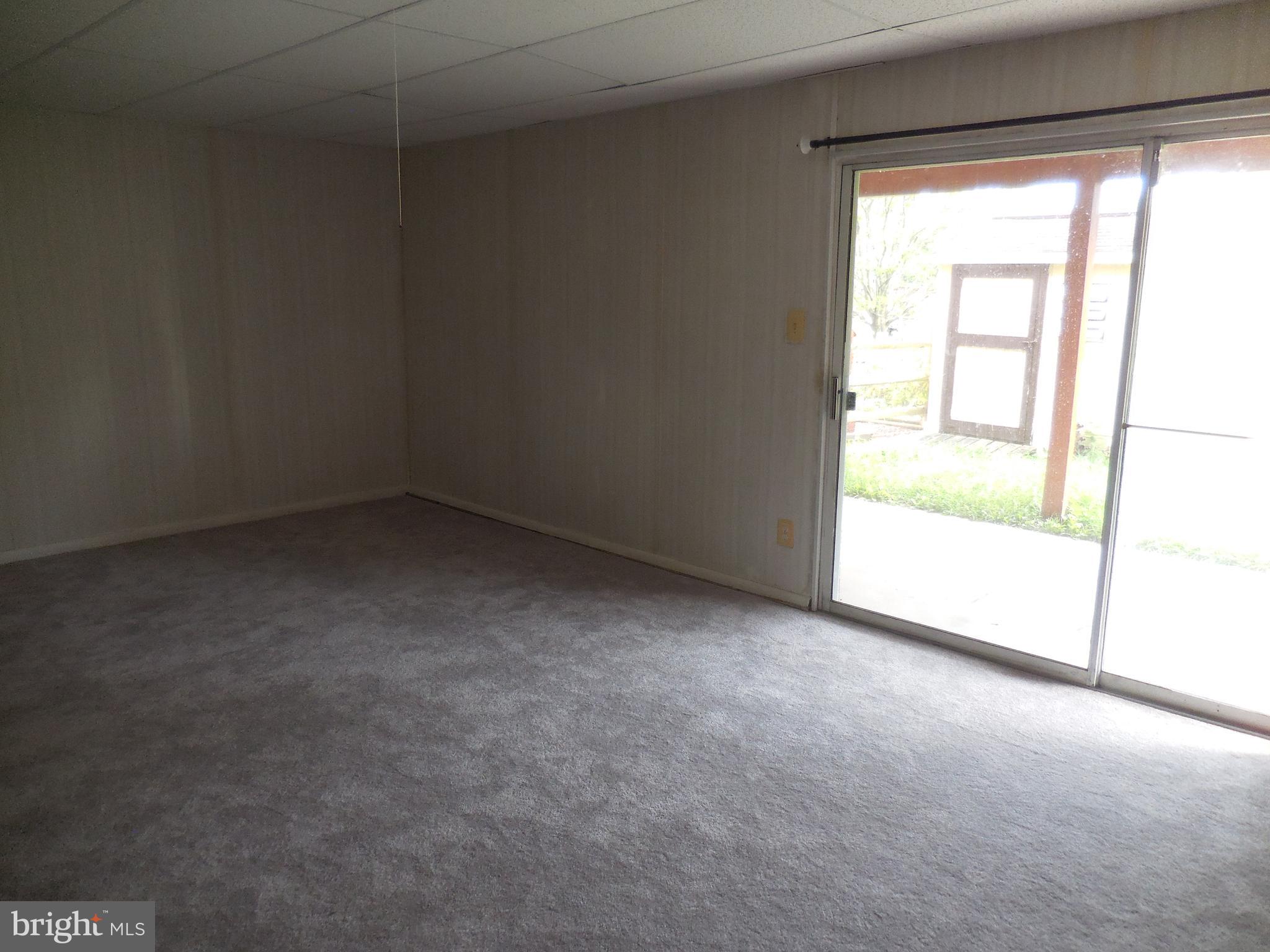 HINES ESTATES - Residential Lease