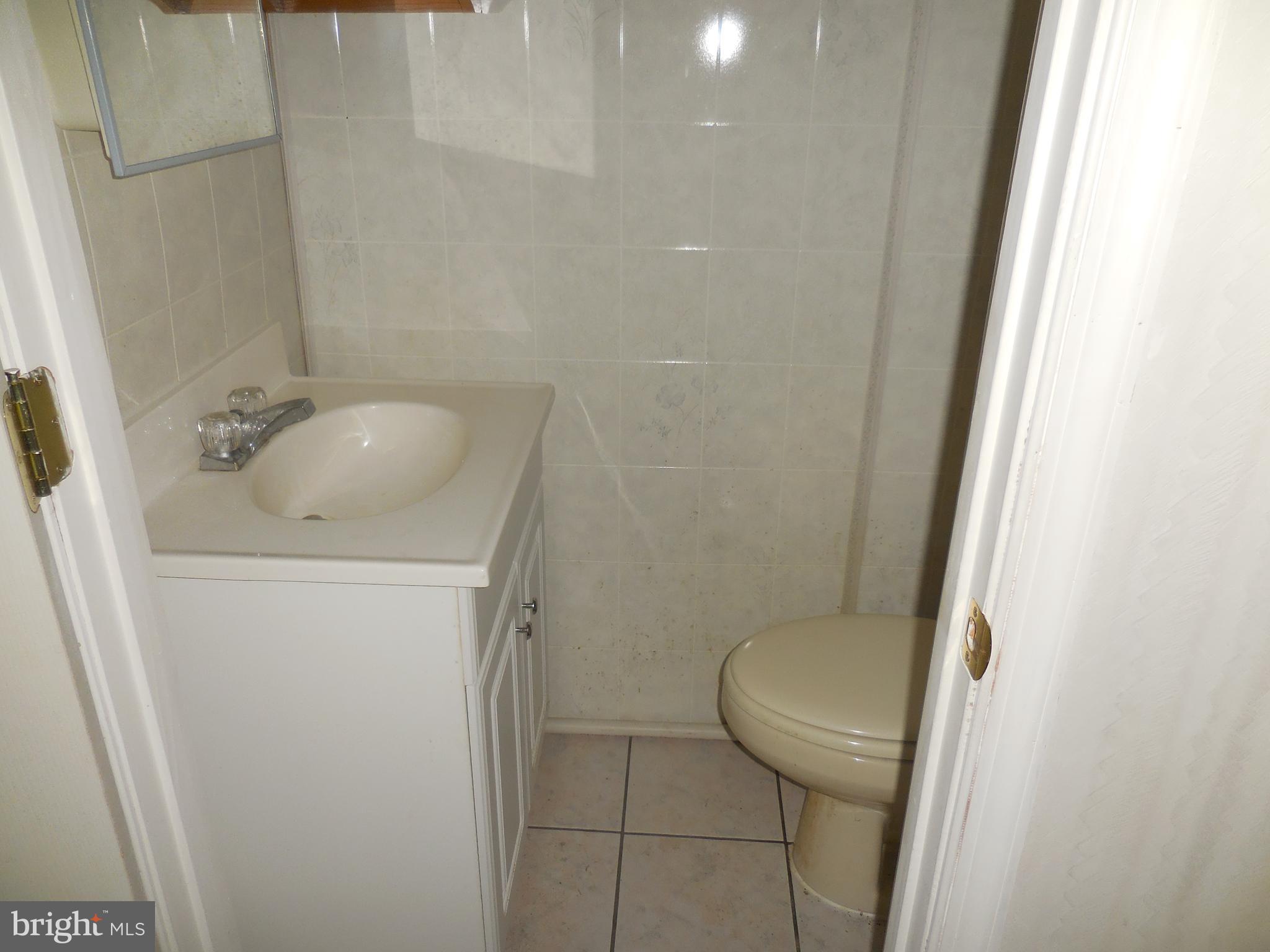 HINES ESTATES - Residential Lease