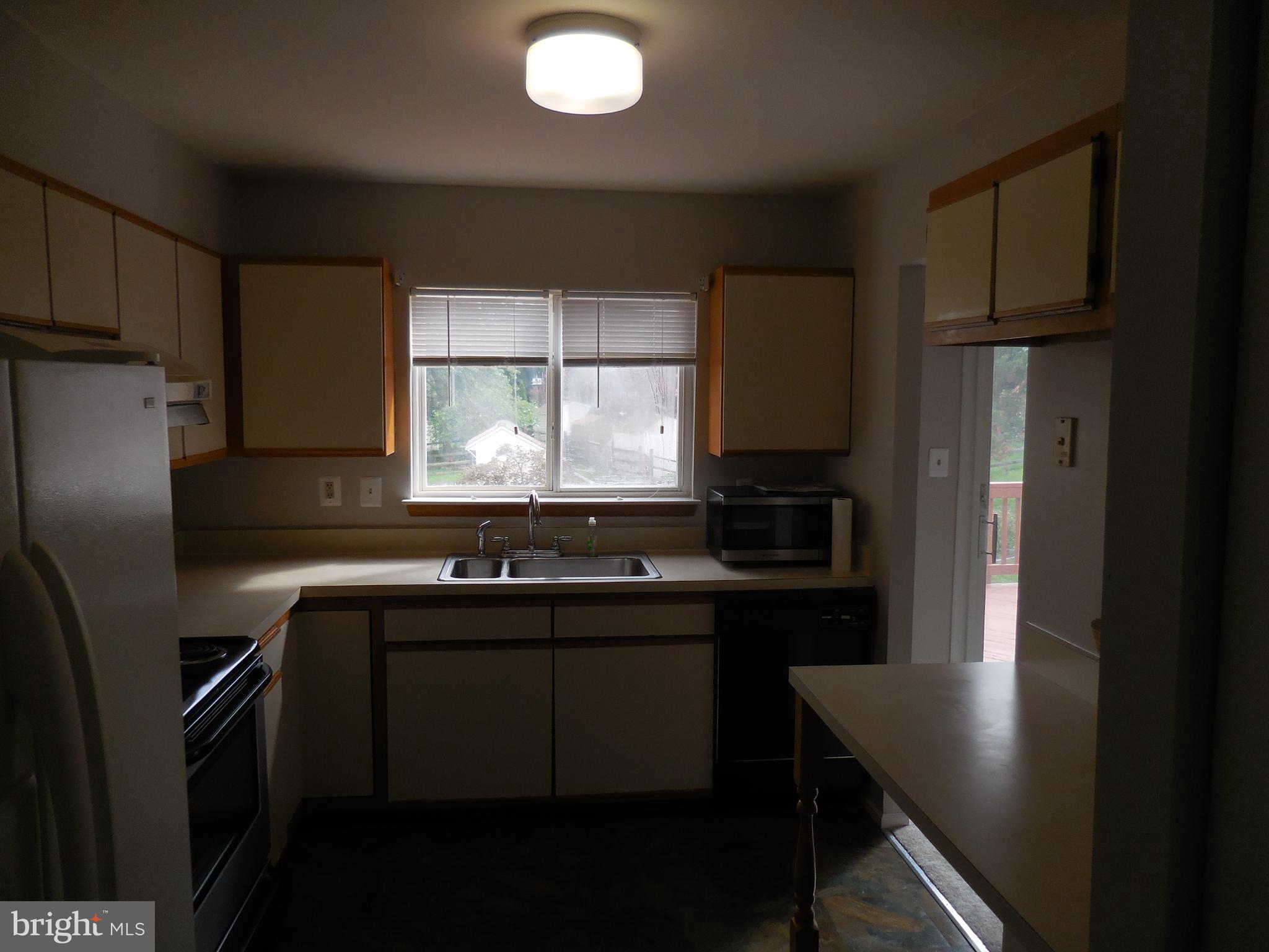 HINES ESTATES - Residential Lease