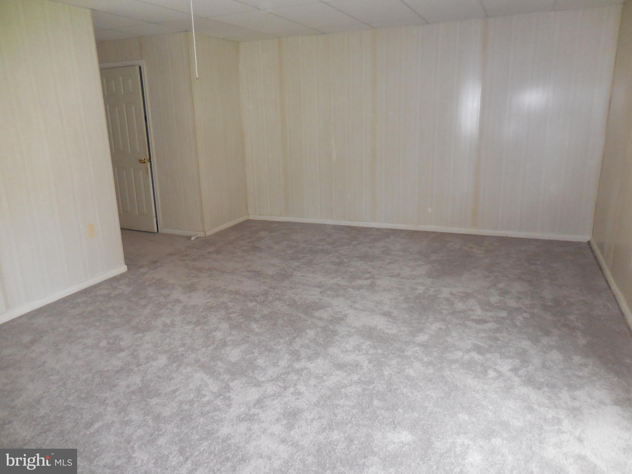 HINES ESTATES - Residential Lease