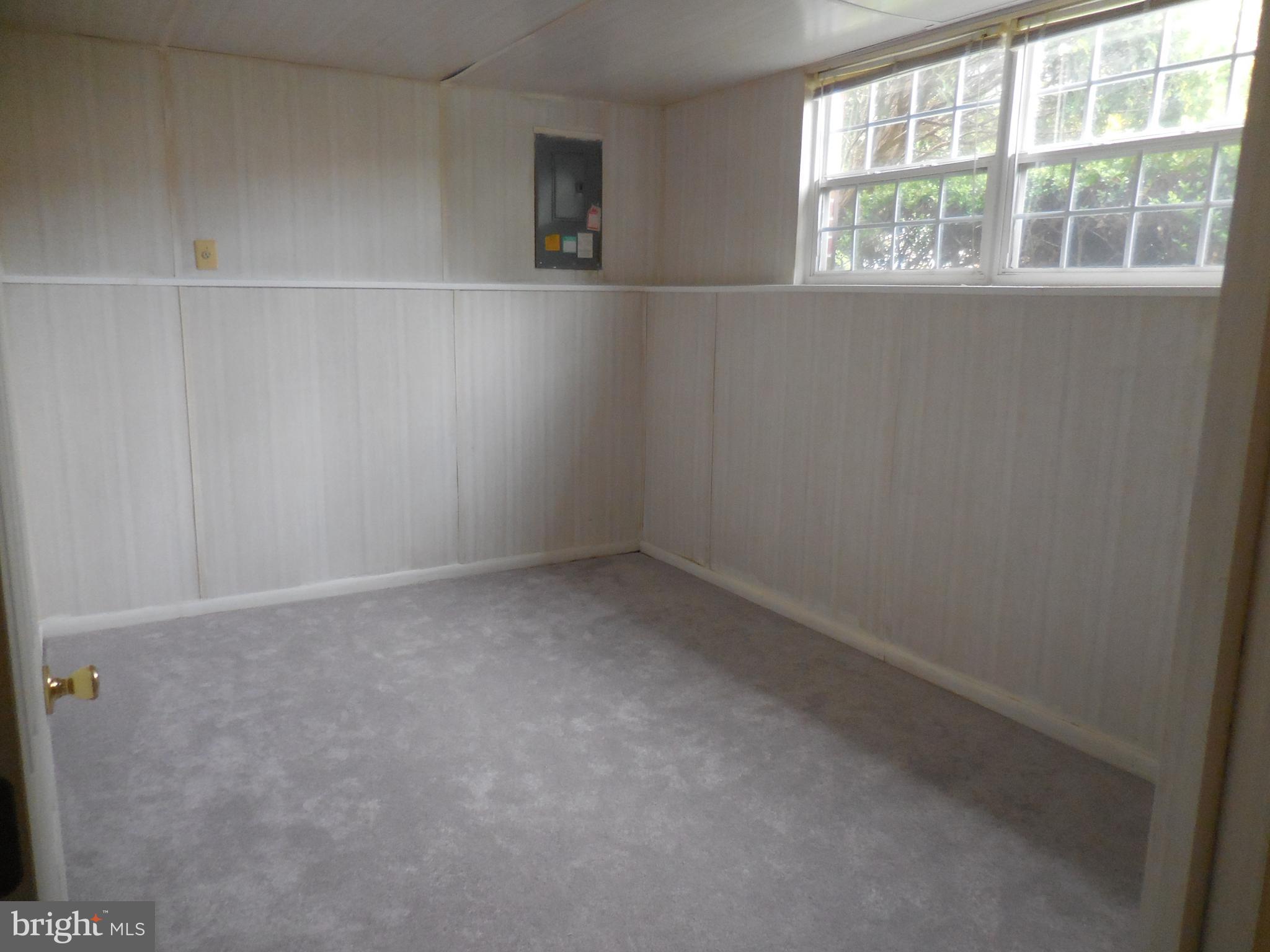 HINES ESTATES - Residential Lease