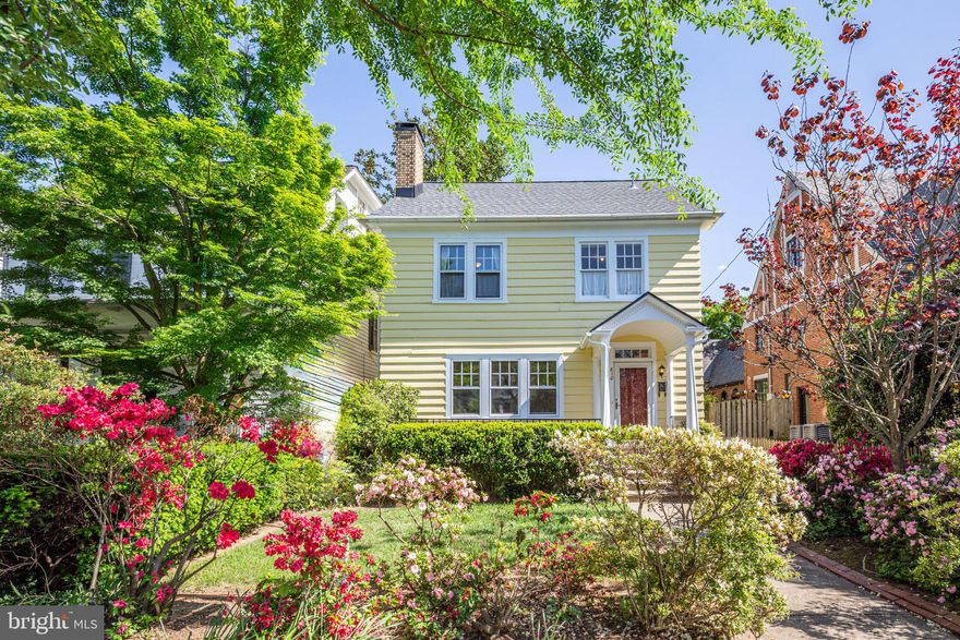 WONDERFUL HOUSE TUCKED AWAY IN A PRIME LOCATION ON  A  BELOVED STREET IN THE COLLEGE TERRACE NEIGHBORHOOD.   WALKING DISTANCE TO HISTORIC DOWNTOWN FREDERICKSBURG, THE UNIVERSITY OF MARY WASHINGTON, AMTRAK/VRE TRAIN STATION, MARY WASHINGTON HOSPITAL, AND KENMORE PARK'S PICKLE BALL AND TENNIS COURTS.  THE WALKABILITY SCORE IS 78.  THIS STATELY RESIDENCE FROM 1930 HAS AN INVITING AMBIENCE AND TRADITIONAL ELEGANCE THAT ONLY A PERIOD HOUSE CAN EXUDE.  THE  ORIGINAL HOUSE IS ENHANCED BY A MODERN ADDITION ON THE REAR.   OODLES OF STORAGE IN THE WALK-UP ATTIC AND BASEMENT WITH SIDE ENTRANCE.  A LOVELY SCREENED-IN PORCH PROVIDES THE PERFECT VENUE FOR AL FRESCO DINING THAT OVERLOOKS A PRIVATE GARDEN.   THIS DELIGHTFUL PROPERTY IS  READY FOR IMMEDIATE SALE AND PRICED TO SELL. THERE'S ROOM FOR YOUR PERSONAL TOUCHES TO MAKE IT YOUR OWN.   YOU WILL LOVE WHERE YOU LIVE!