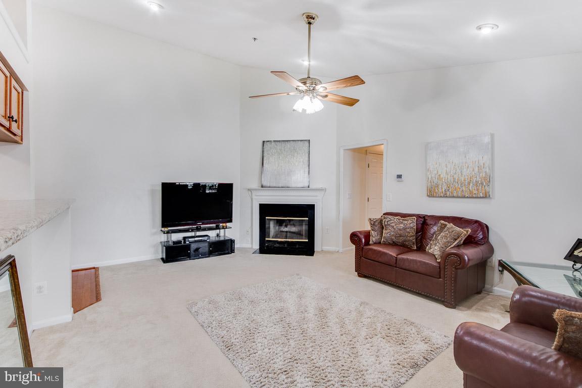 SHERBROOKE CONDO - Residential