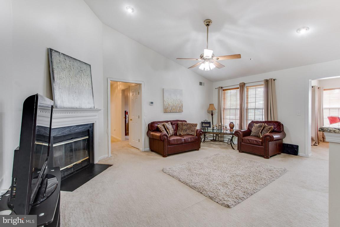 SHERBROOKE CONDO - Residential