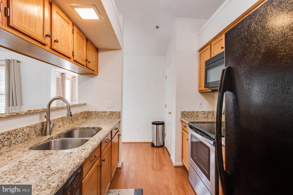 SHERBROOKE CONDO - Residential