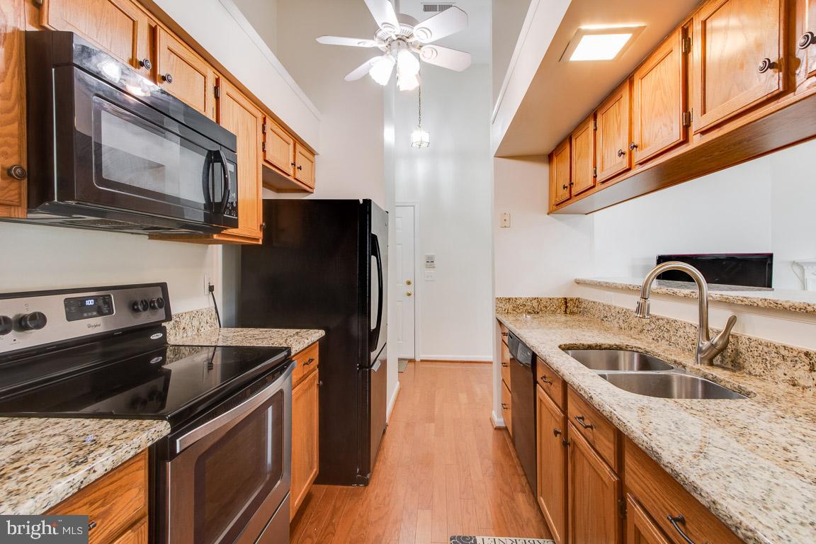 SHERBROOKE CONDO - Residential