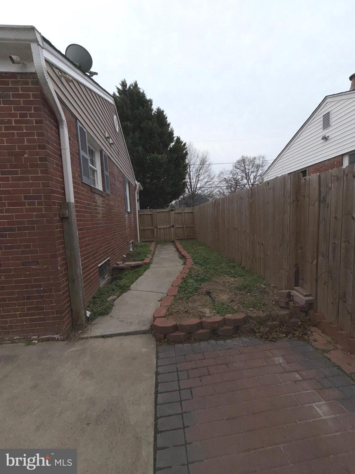 UNIVERSITY GARDENS - Residential