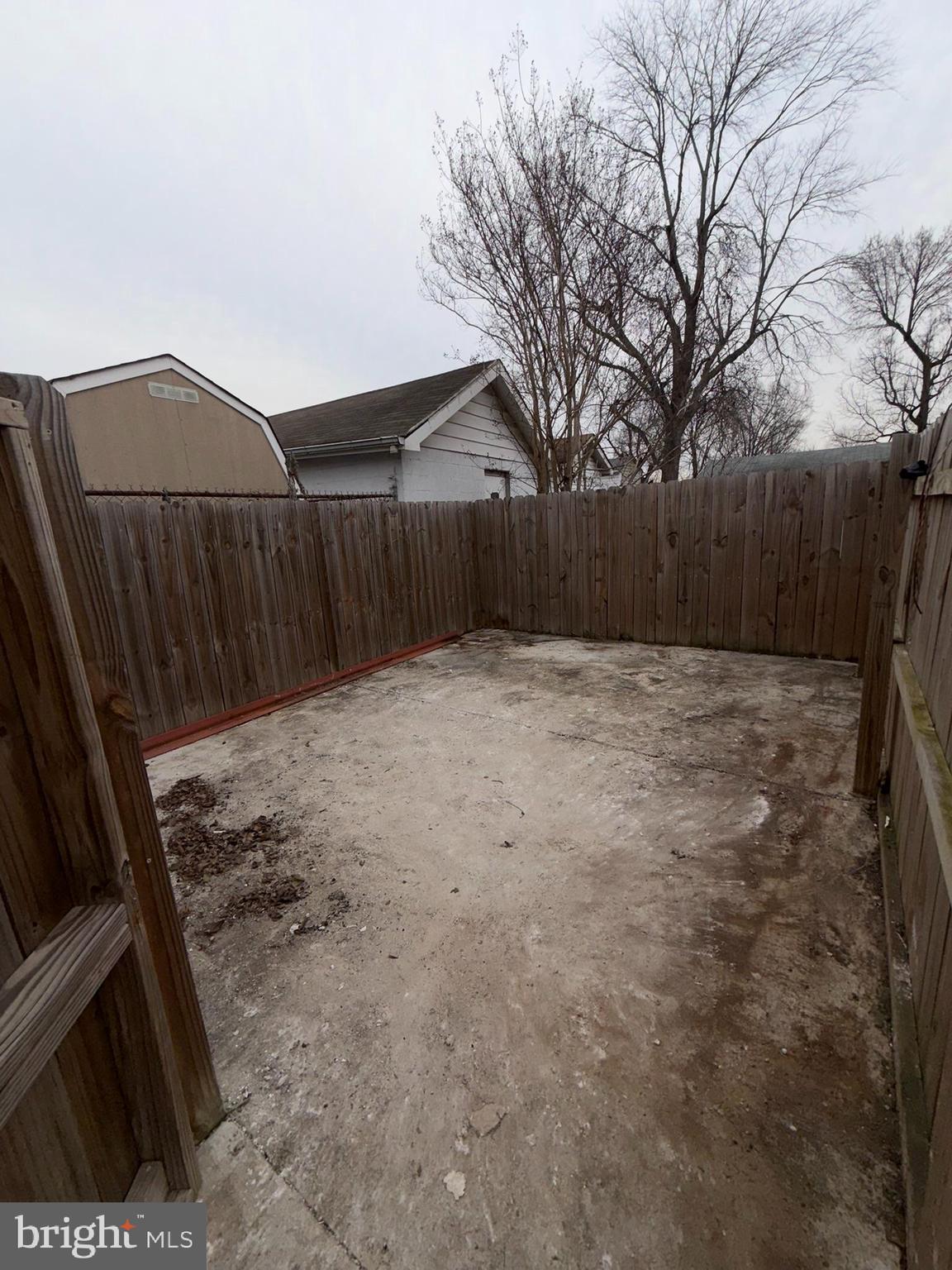 UNIVERSITY GARDENS - Residential