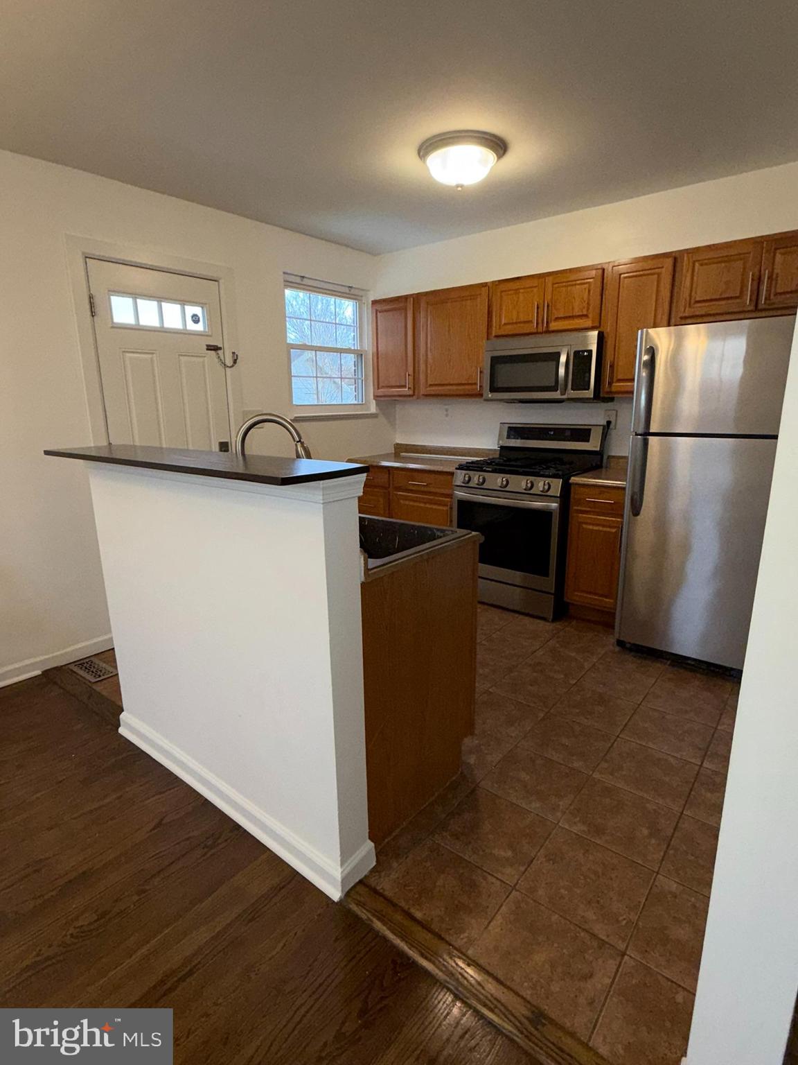 UNIVERSITY GARDENS - Residential