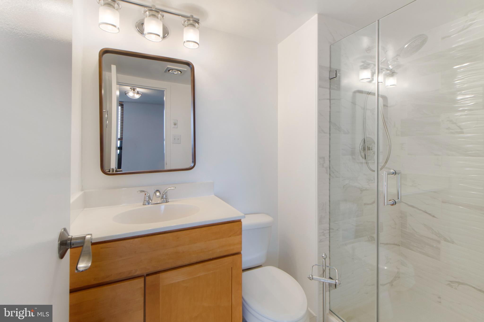 WESTLAKE TOWERS - Residential