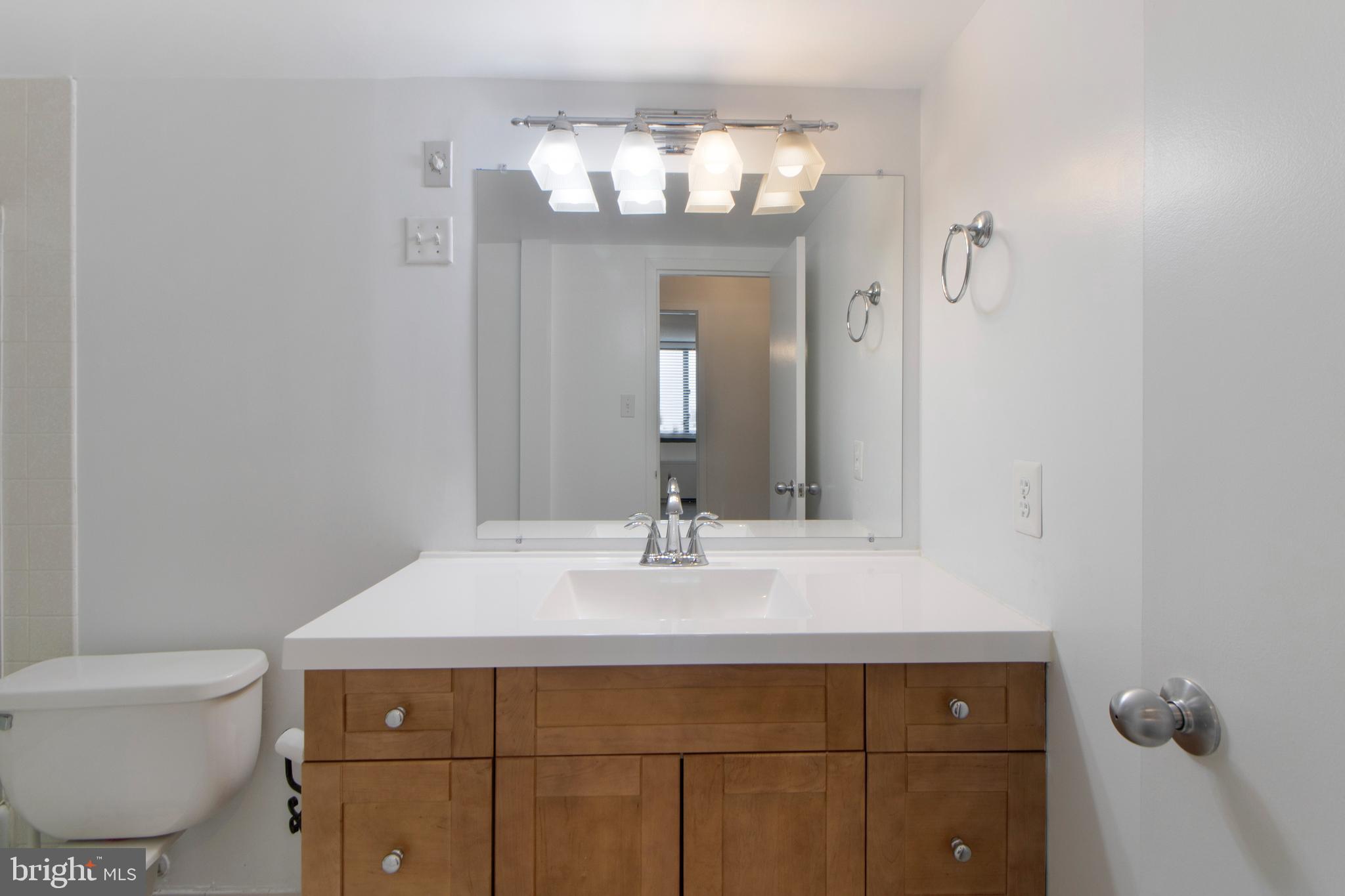 WESTLAKE TOWERS - Residential