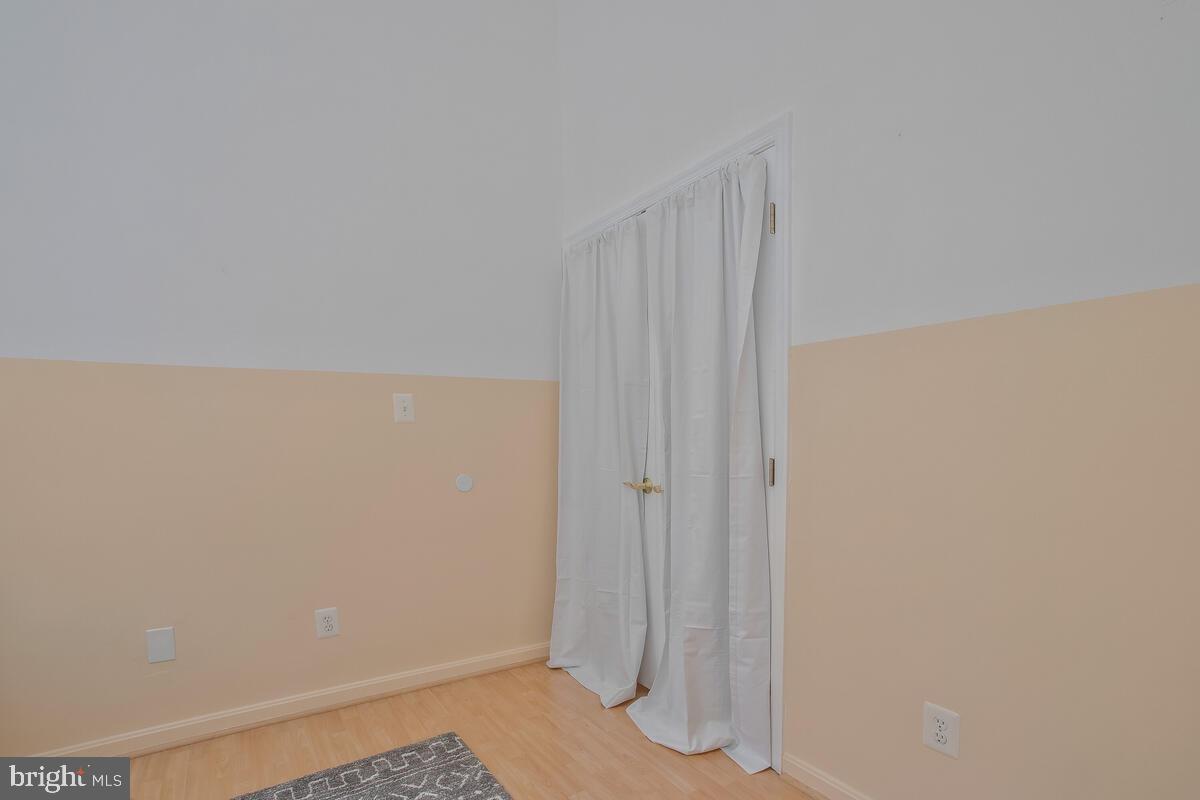 HOLLINGTON - Residential