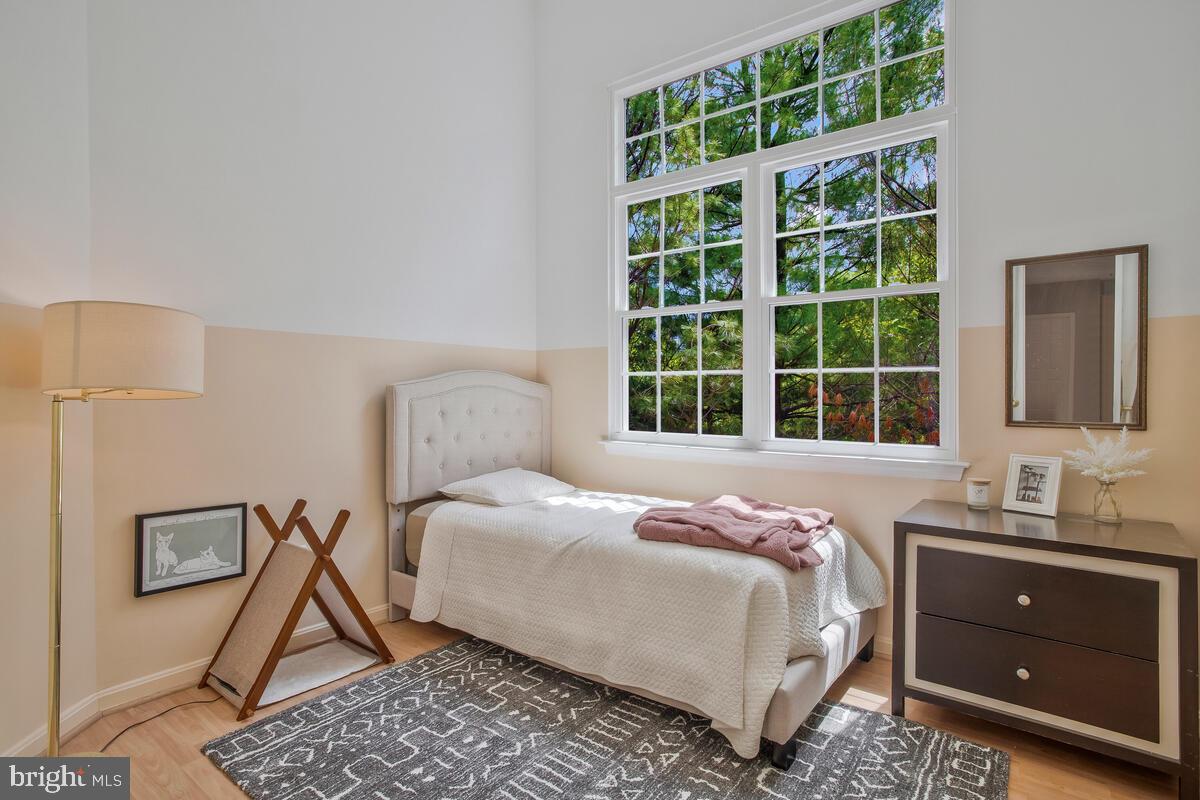 HOLLINGTON - Residential