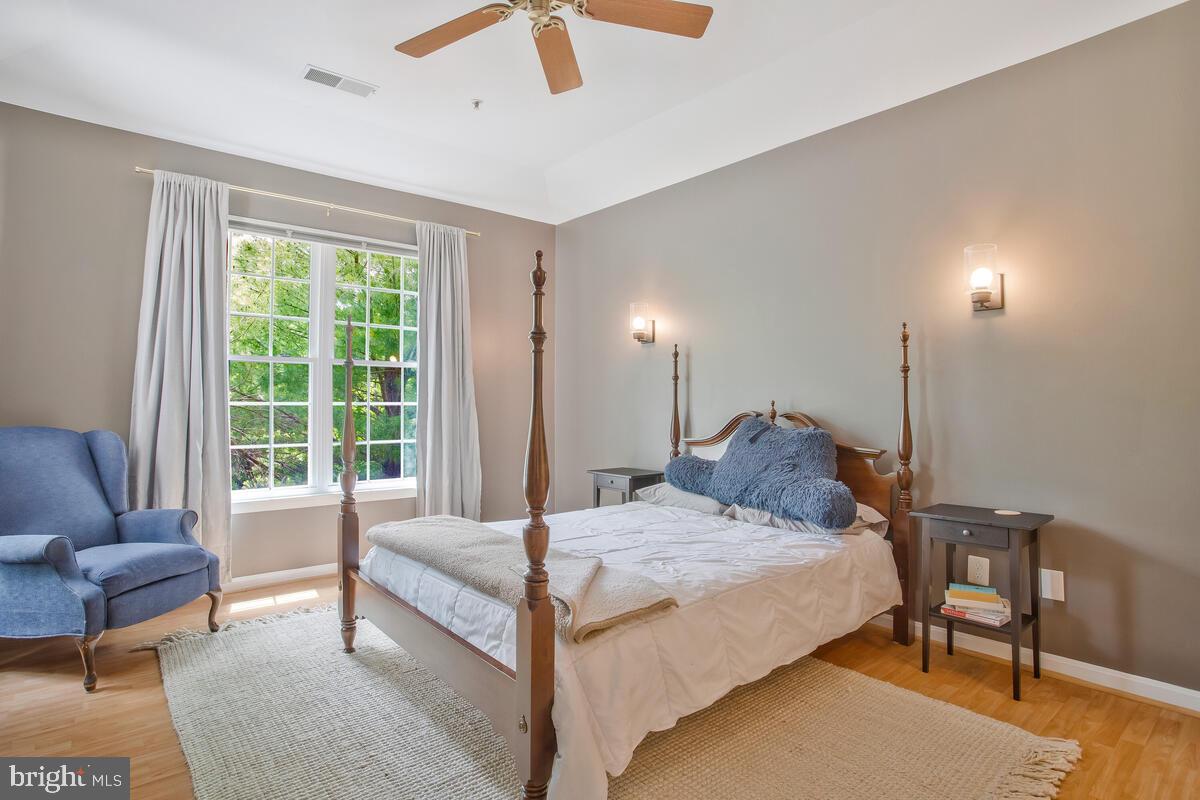 HOLLINGTON - Residential