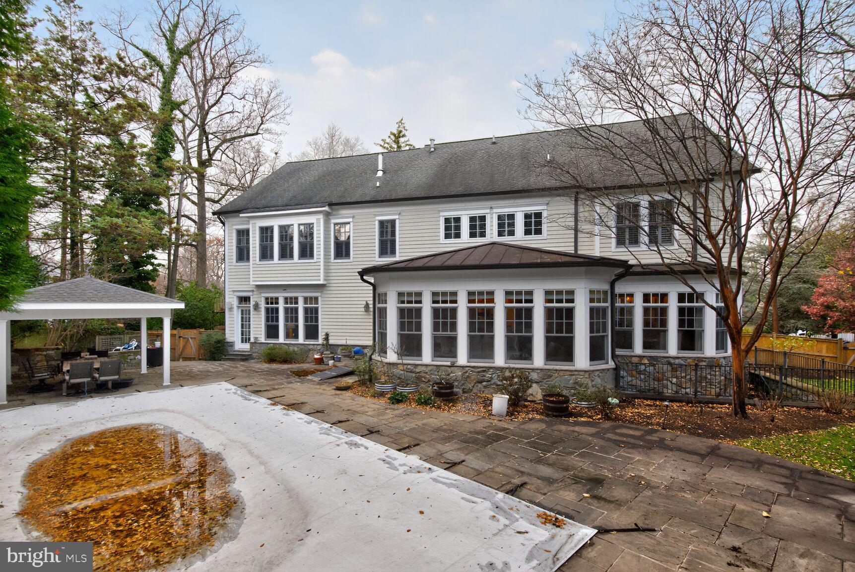 GREENWICH FOREST - Residential