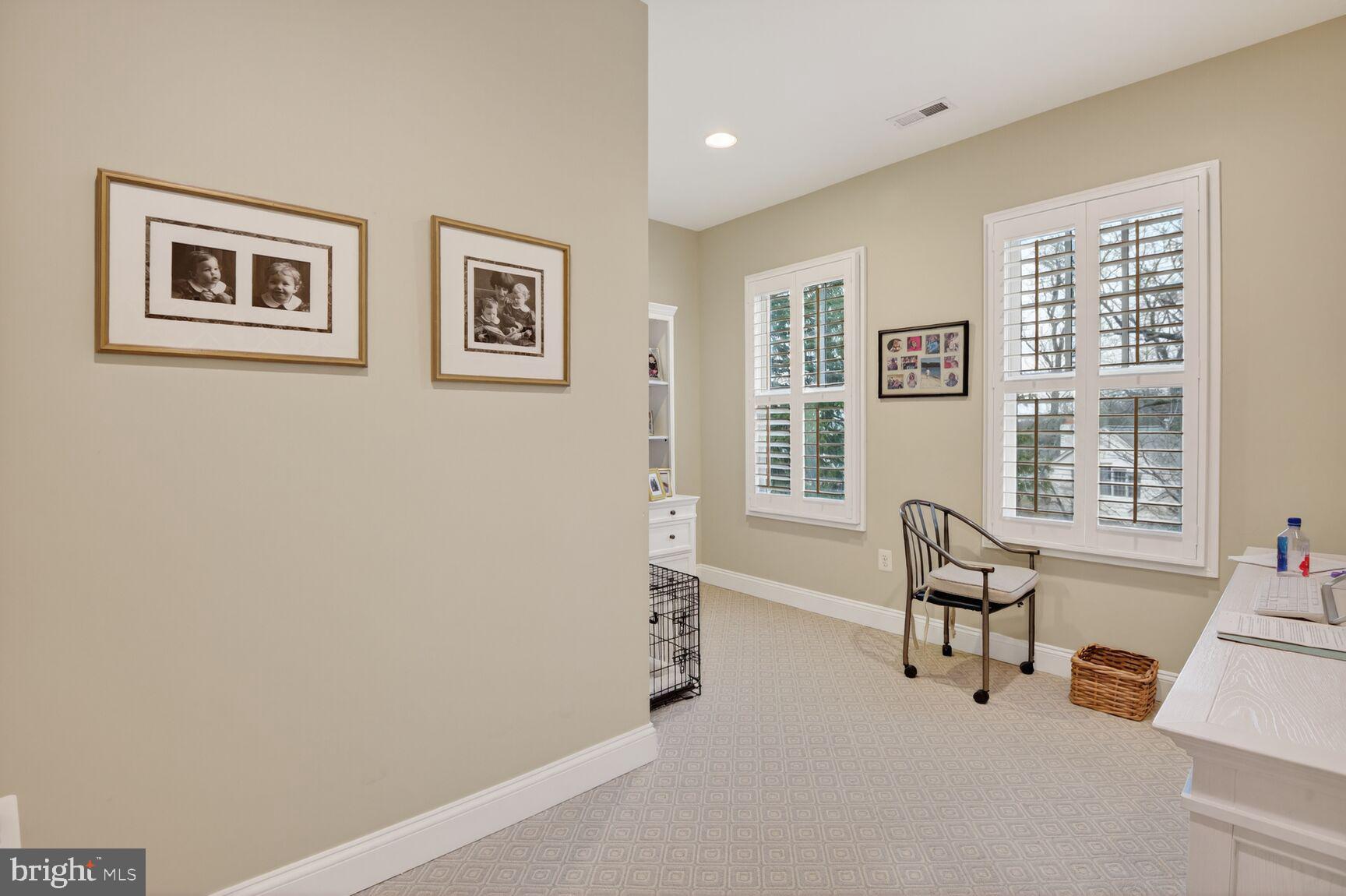 GREENWICH FOREST - Residential