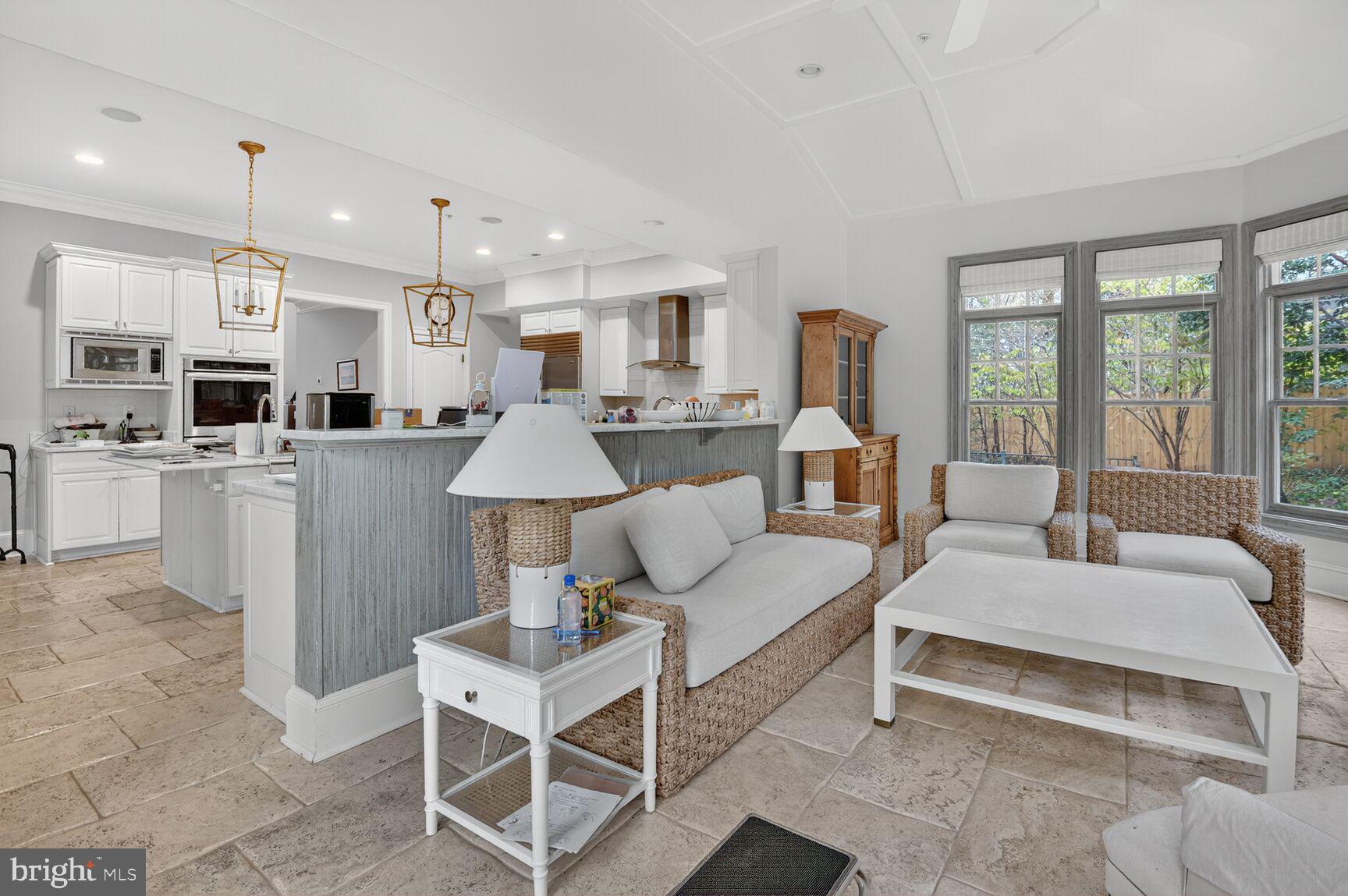 GREENWICH FOREST - Residential