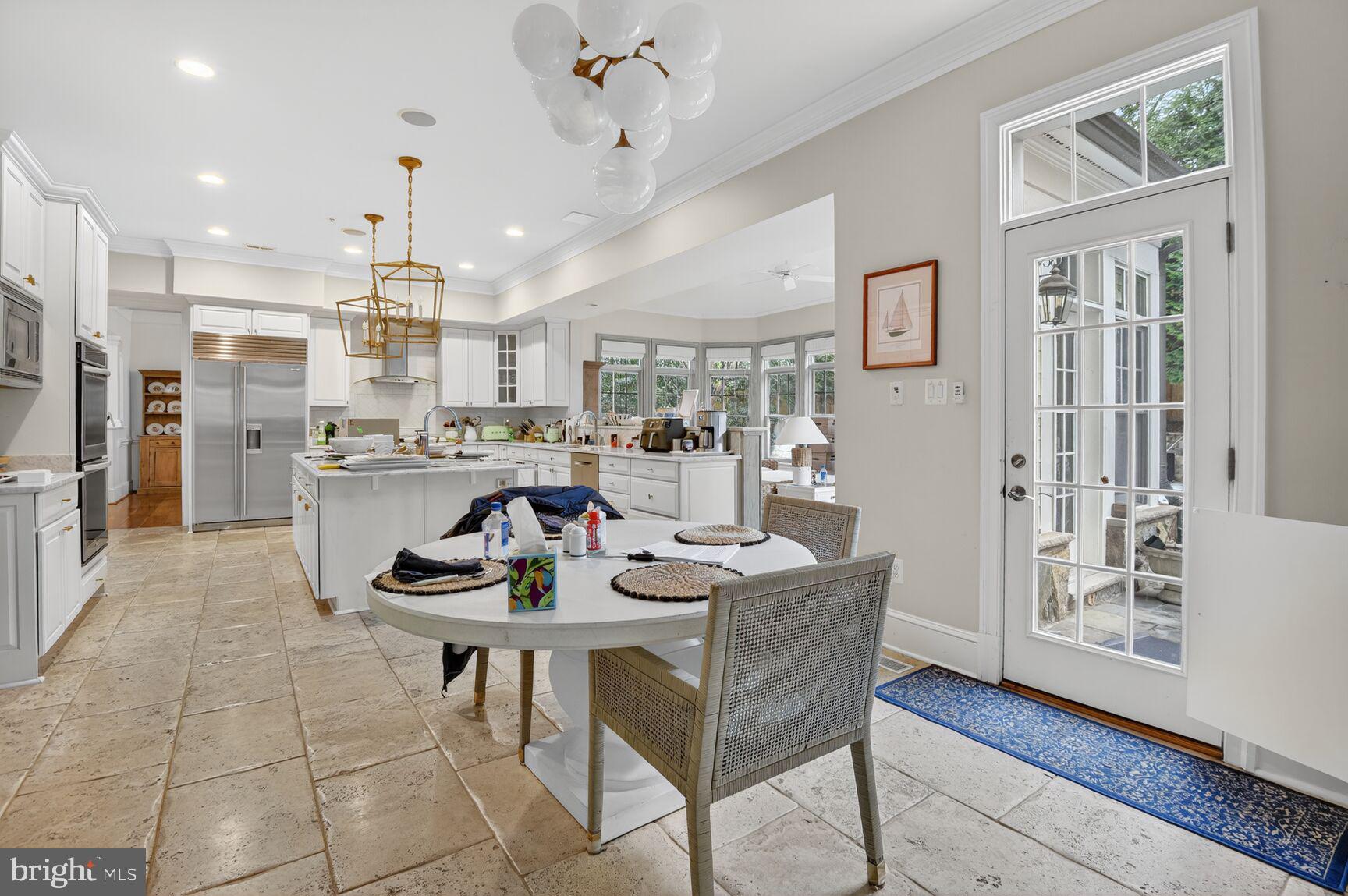 GREENWICH FOREST - Residential