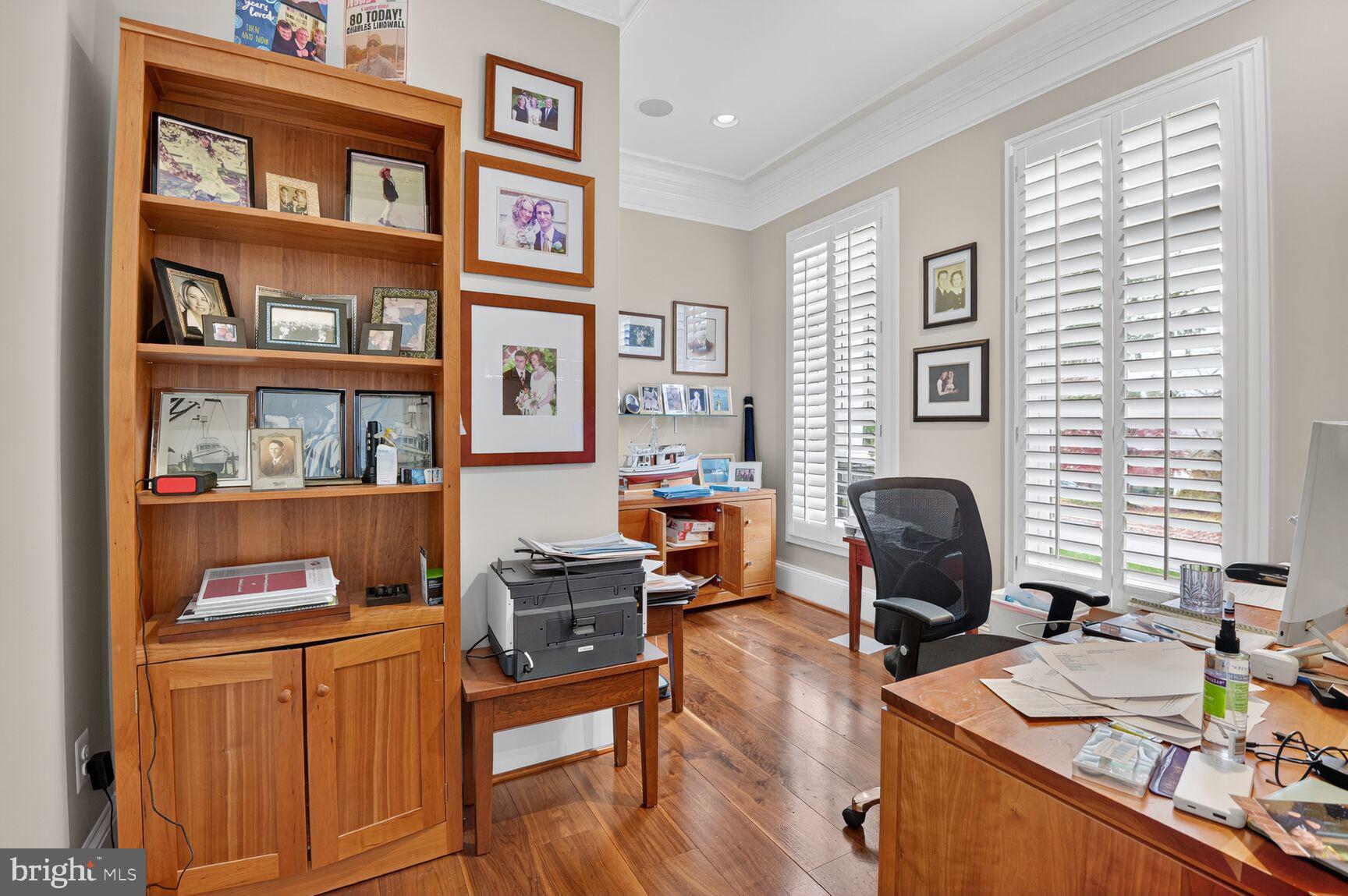 GREENWICH FOREST - Residential