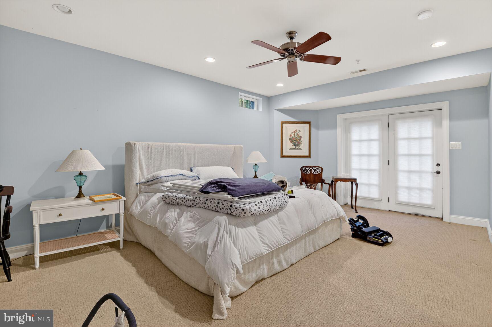 GREENWICH FOREST - Residential