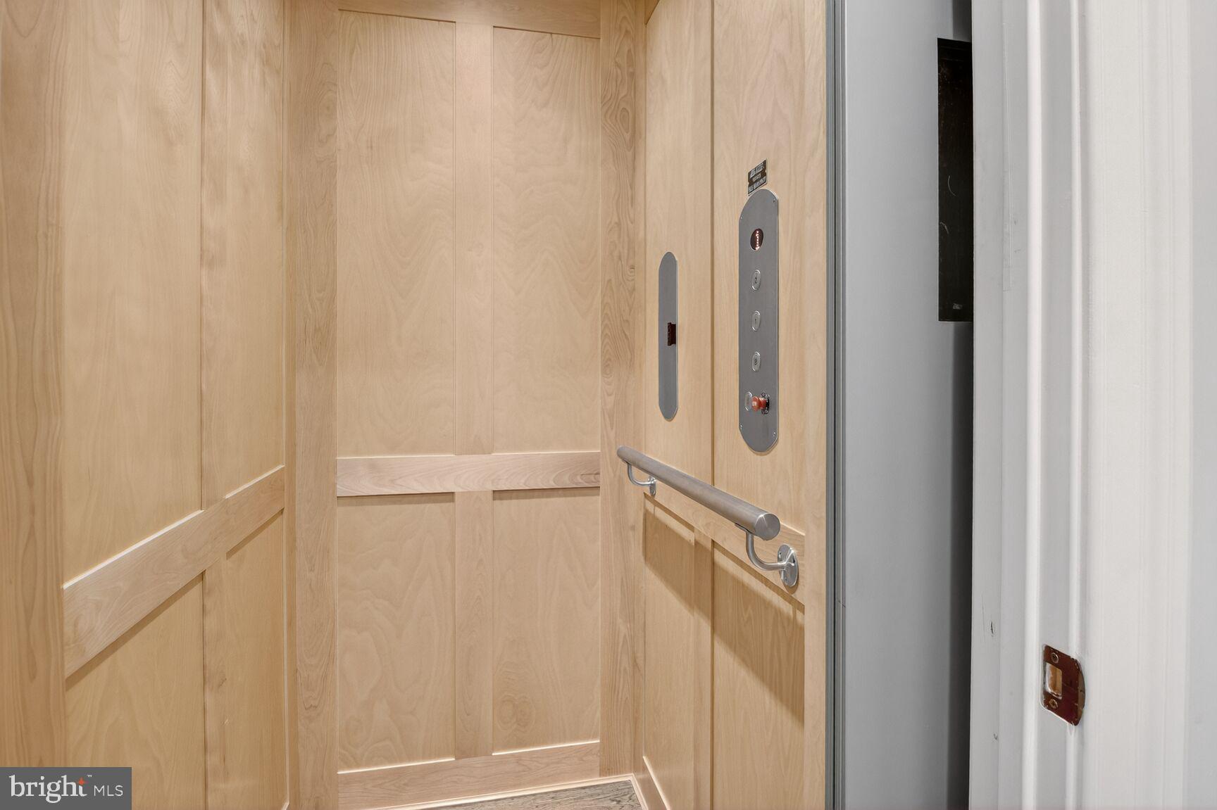 GREENWICH FOREST - Residential