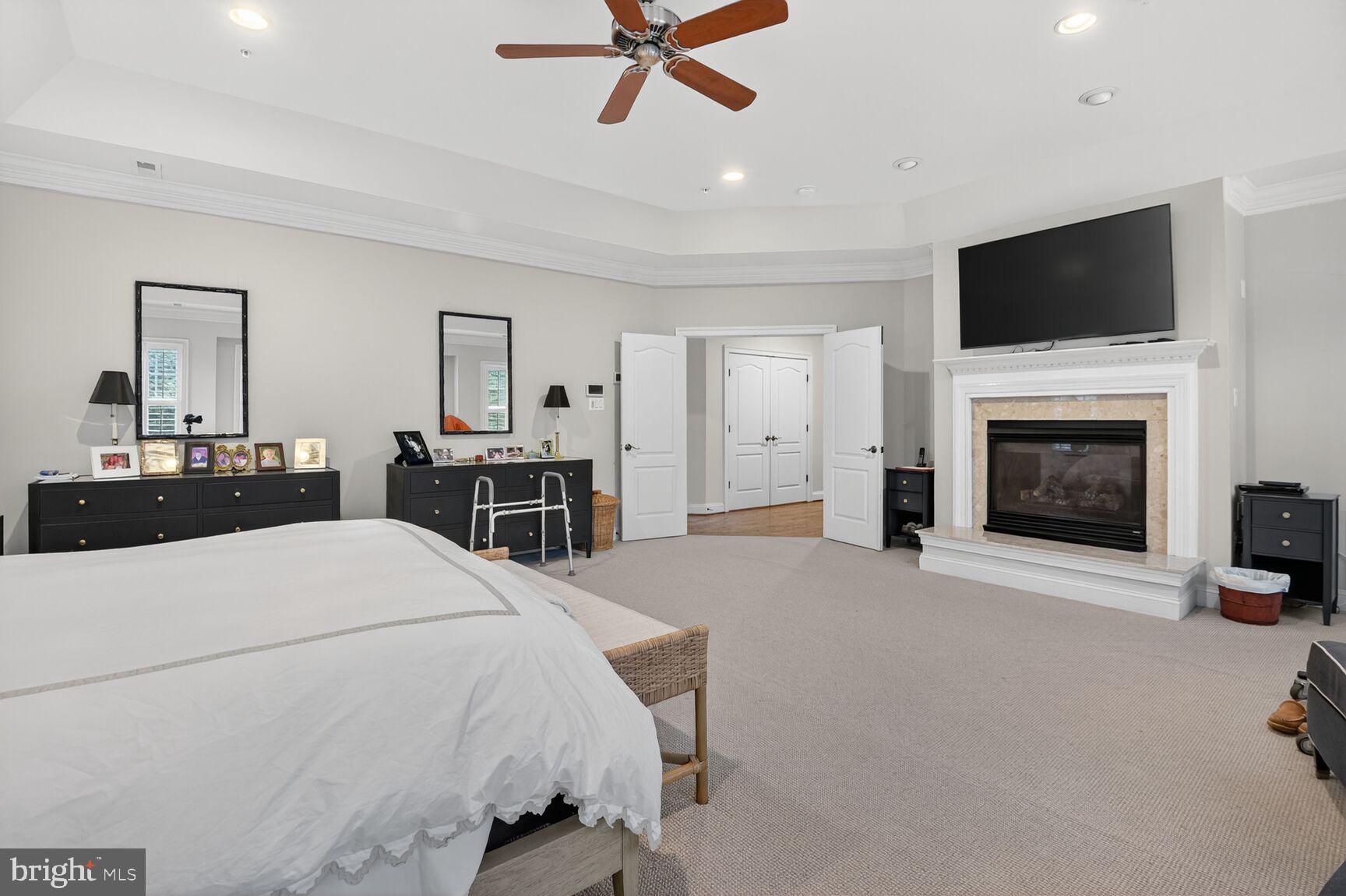 GREENWICH FOREST - Residential