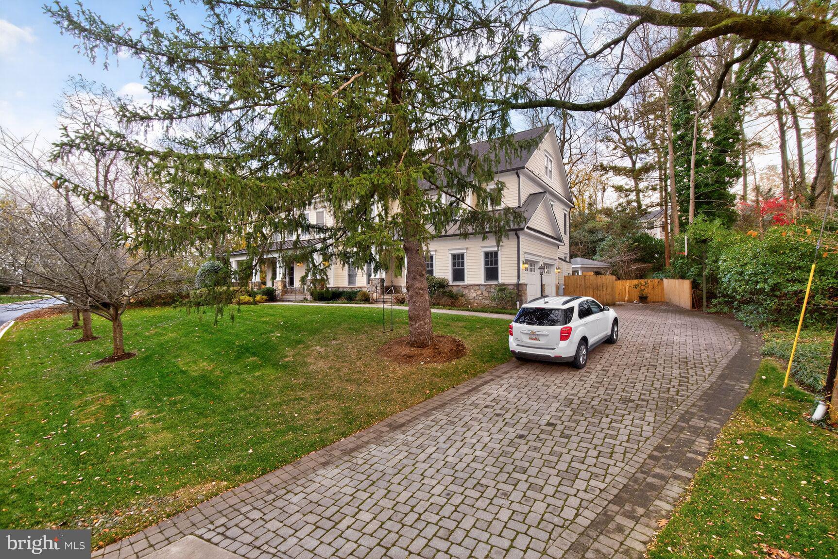 GREENWICH FOREST - Residential