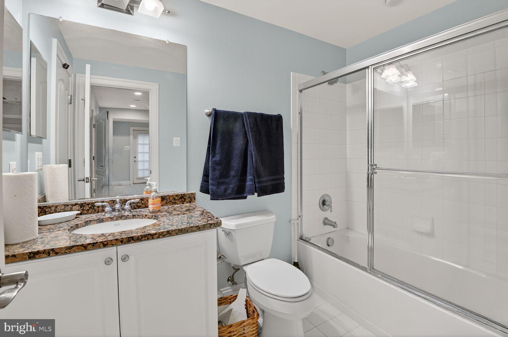 GREENWICH FOREST - Residential