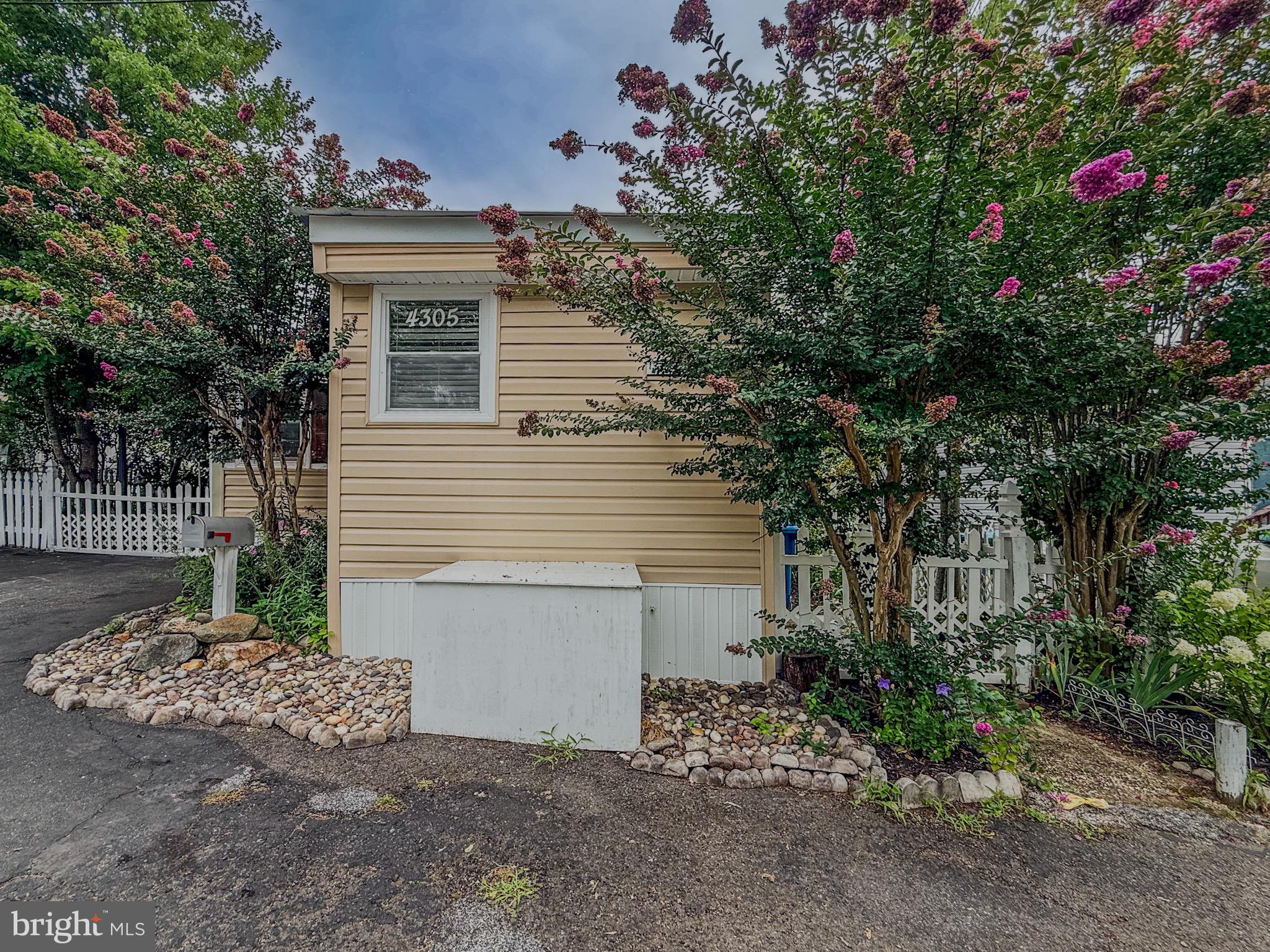 4305 MOBILE COURT