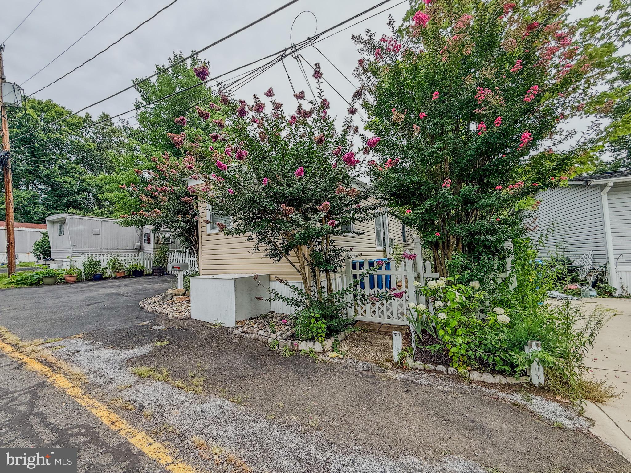 4305 MOBILE COURT