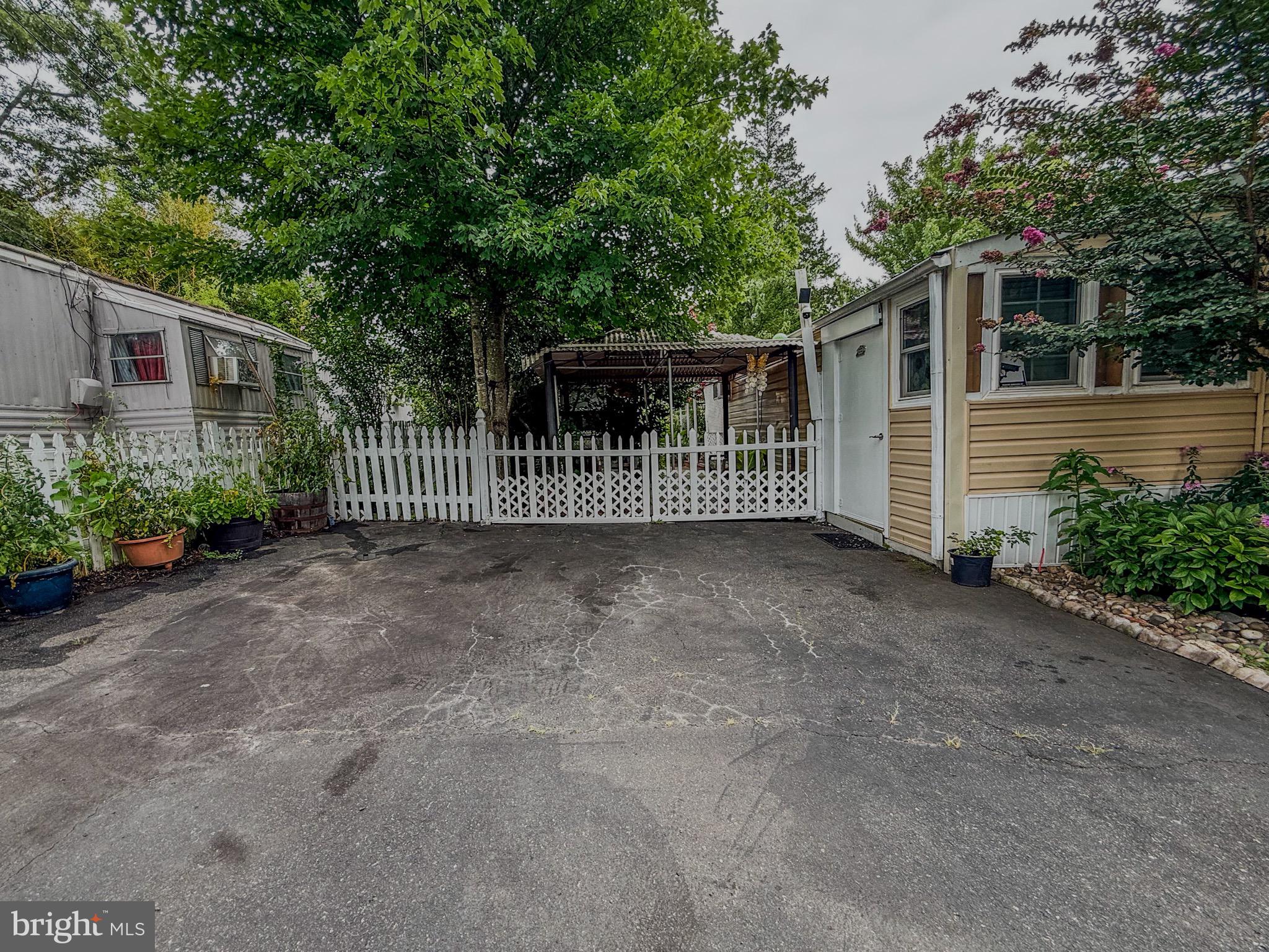 4305 MOBILE COURT