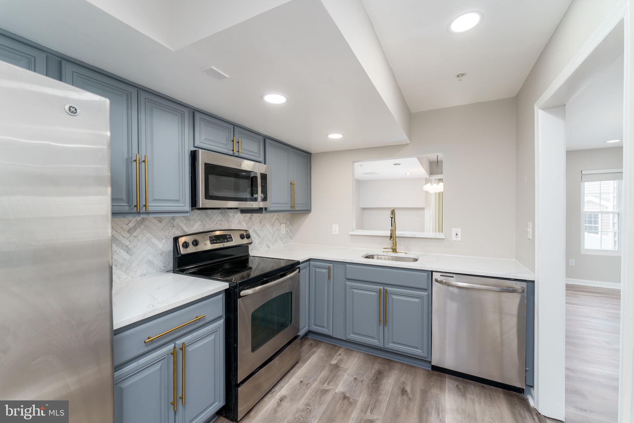 KINGS COUNCIL CONDO - Residential