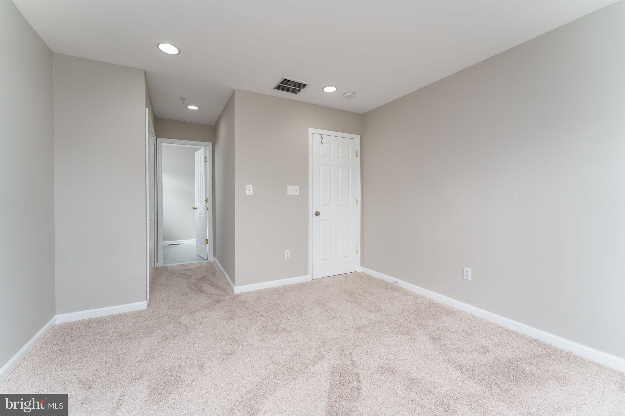 KINGS COUNCIL CONDO - Residential