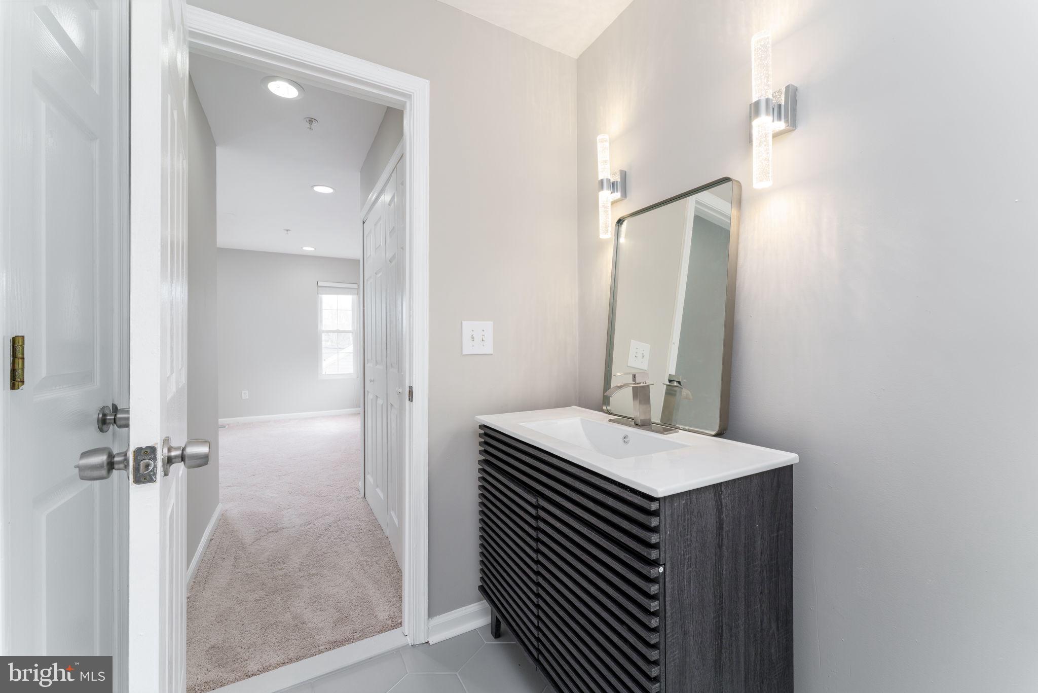 KINGS COUNCIL CONDO - Residential