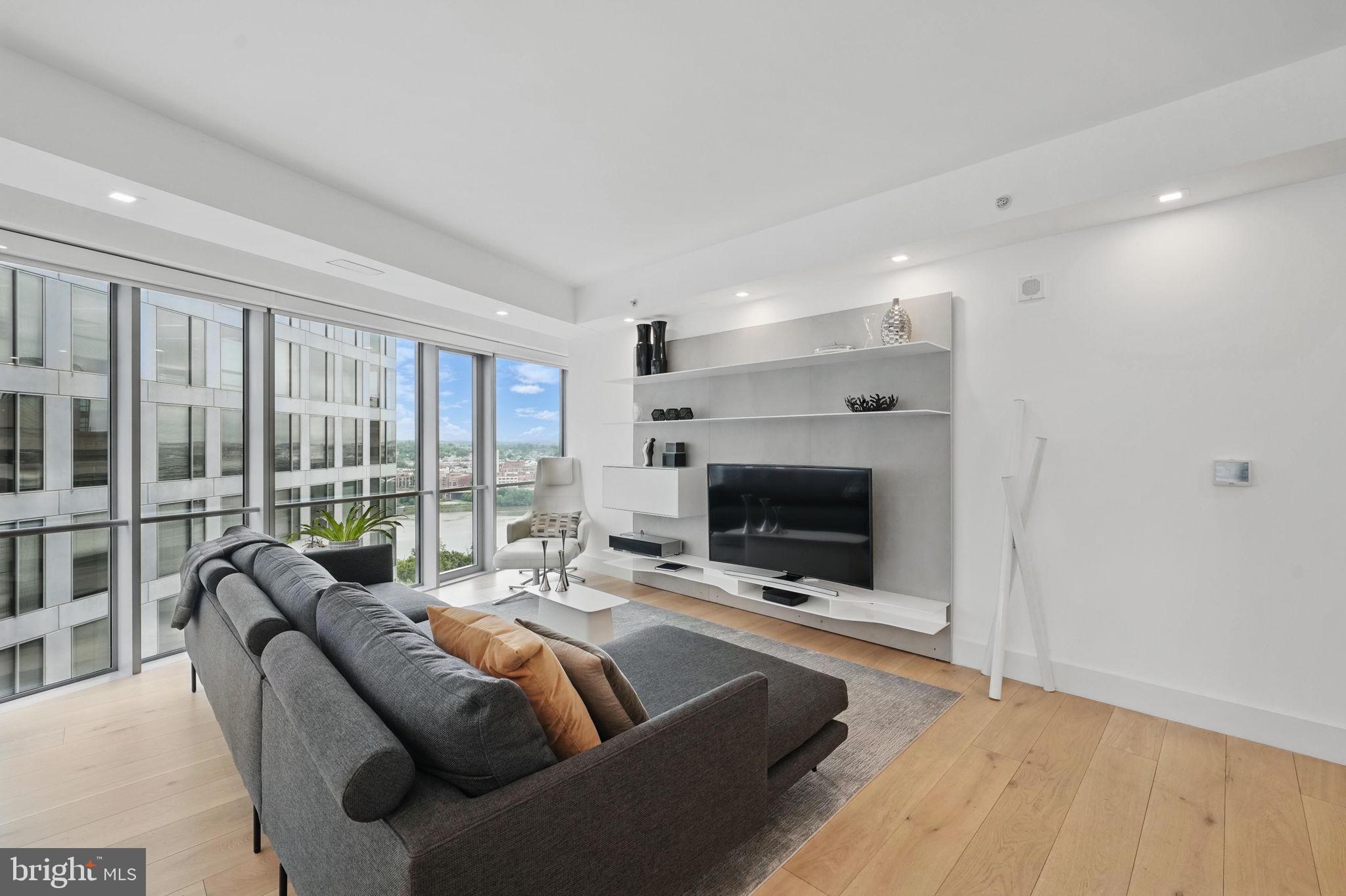 1111 19TH STREET N 2108