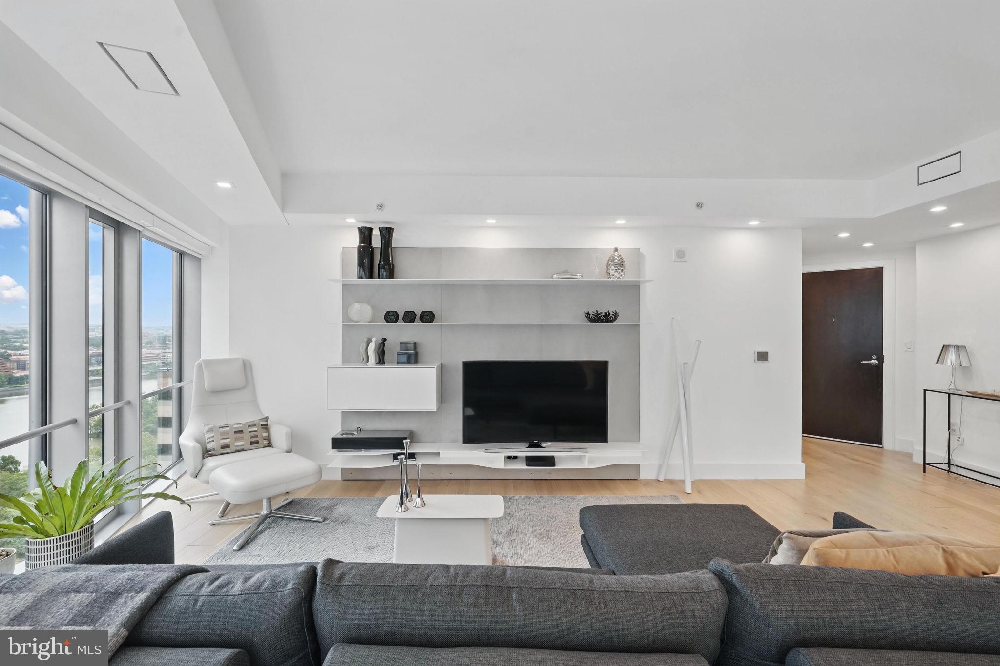1111 19TH STREET N 2108