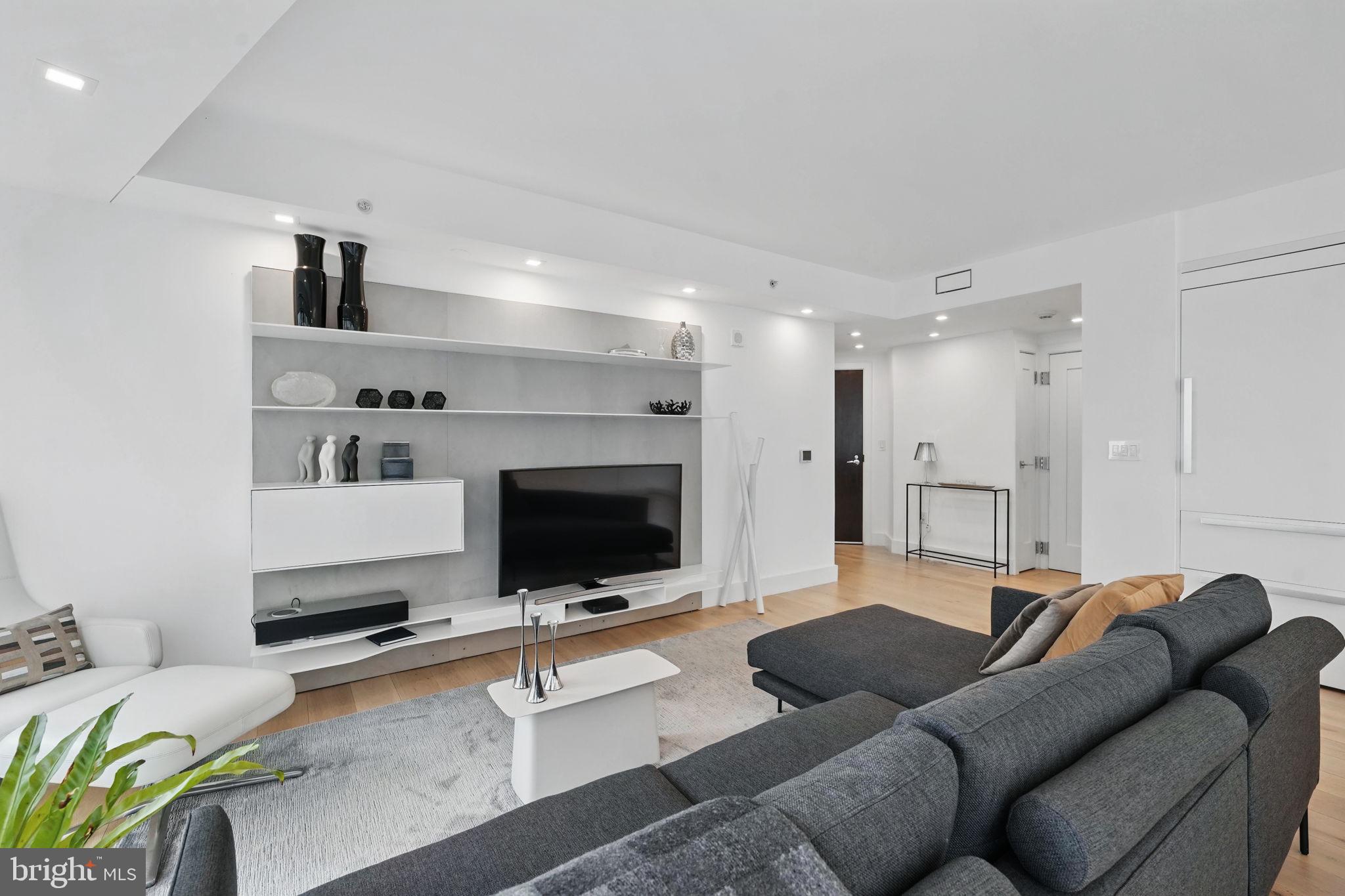 1111 19TH STREET N 2108