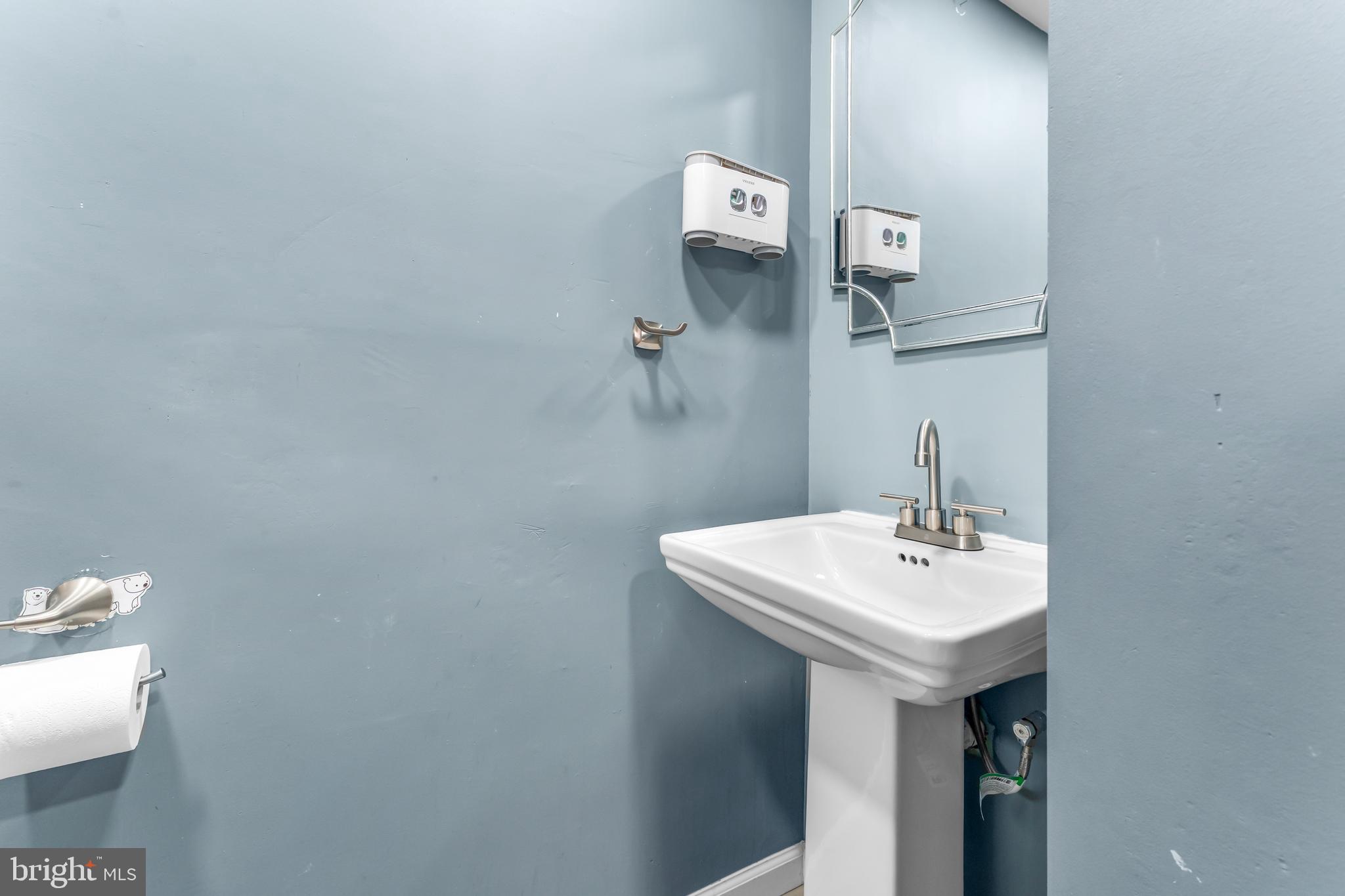 CAROLE HIGHLANDS - Residential