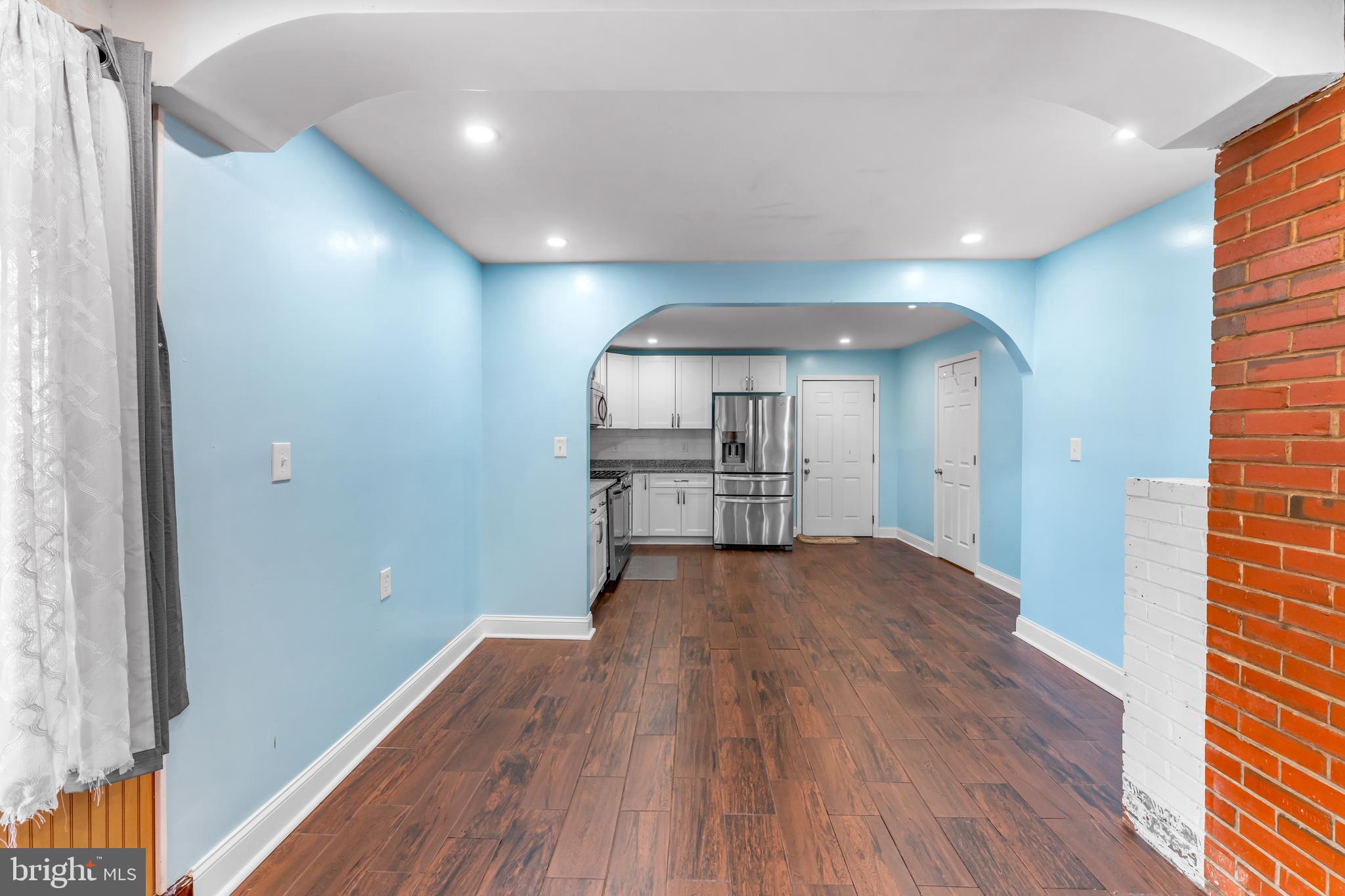 CAROLE HIGHLANDS - Residential