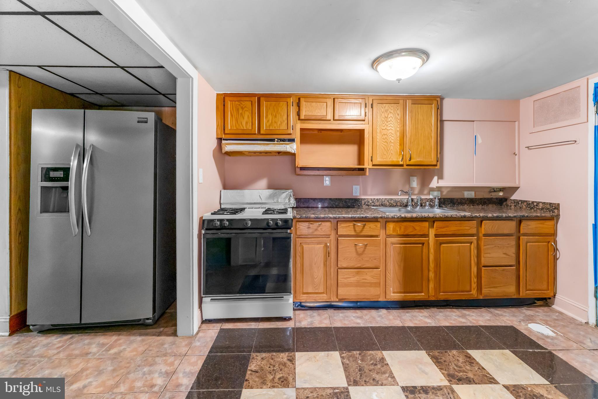 CAROLE HIGHLANDS - Residential