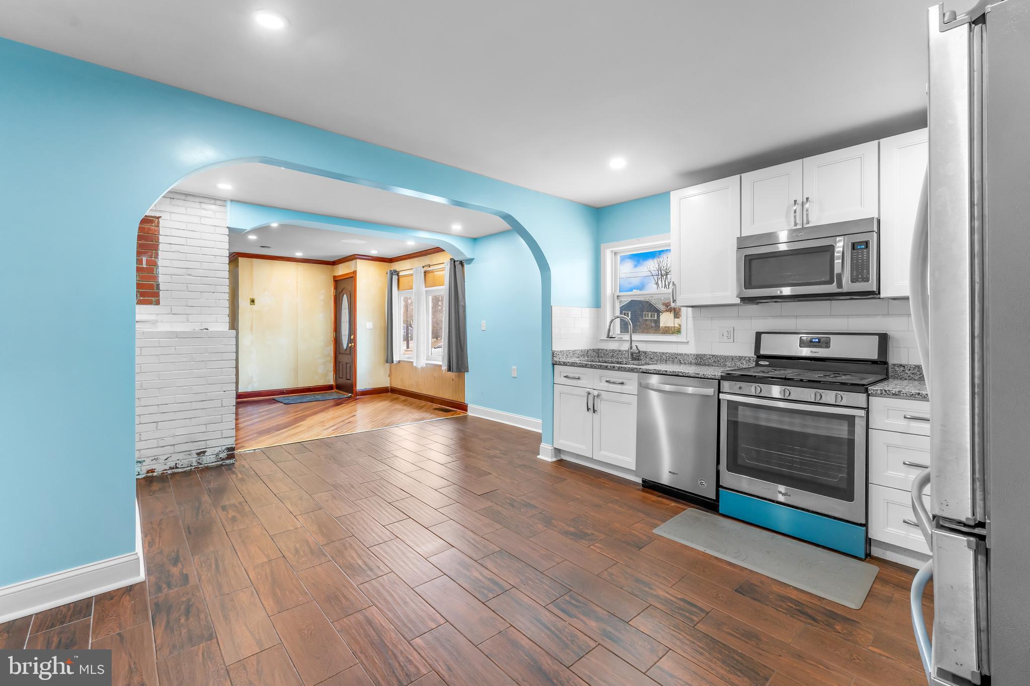 CAROLE HIGHLANDS - Residential